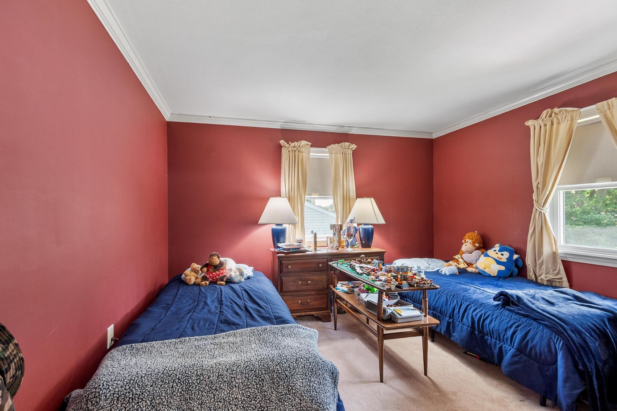 13 Asbury St, Salem, NH 03079