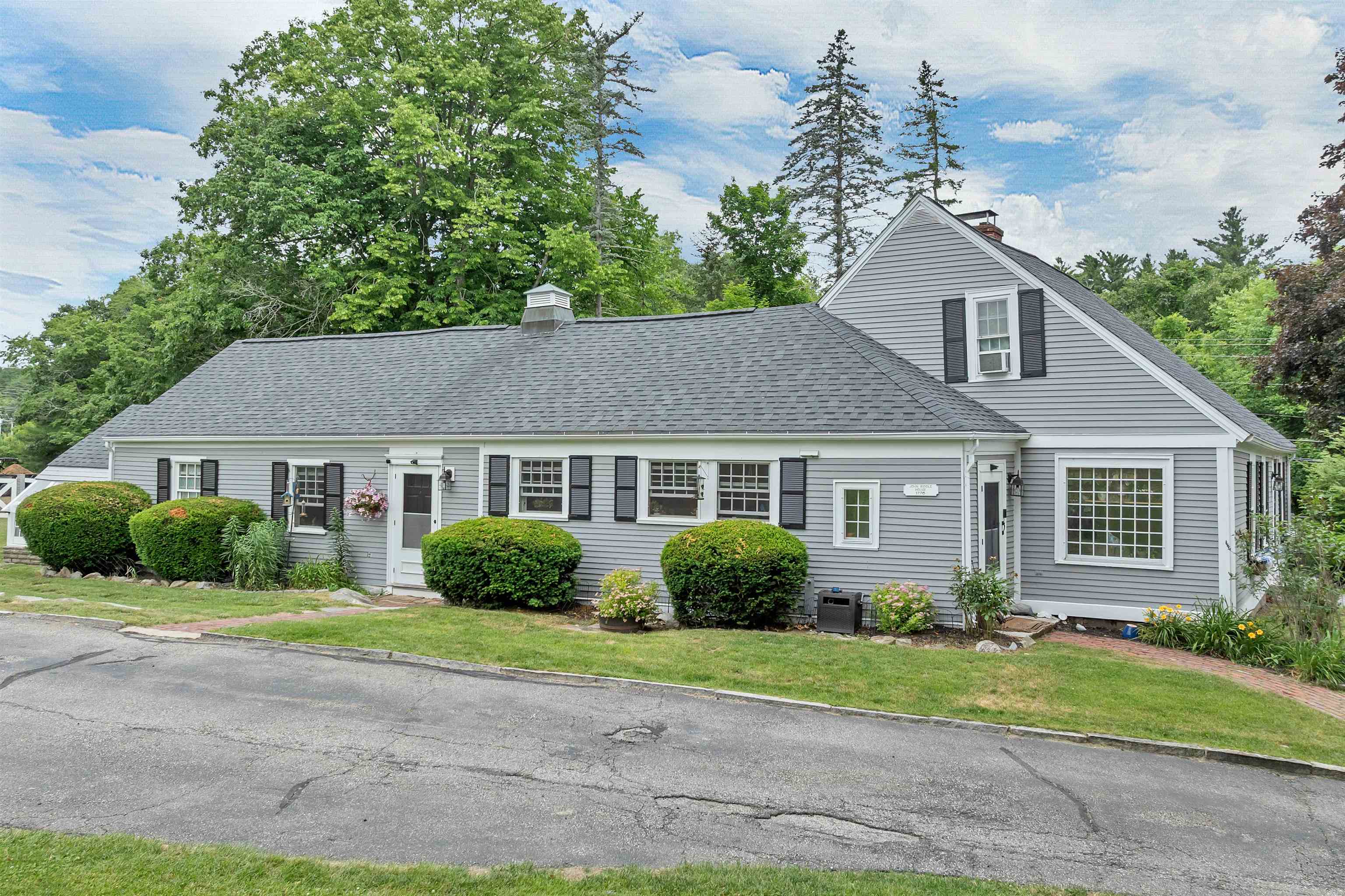 64 N Amherst Rd, Bedford, NH 03110