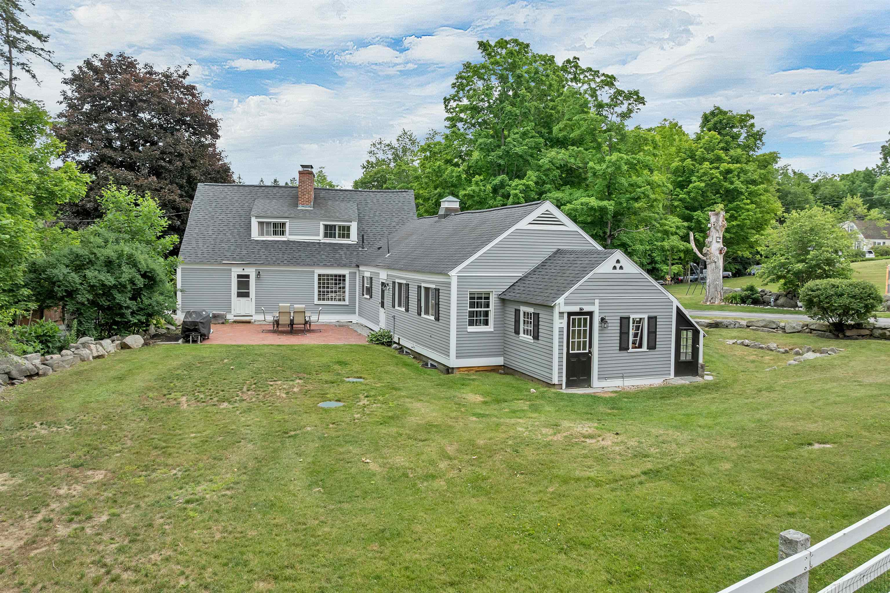 64 N Amherst Rd, Bedford, NH 03110