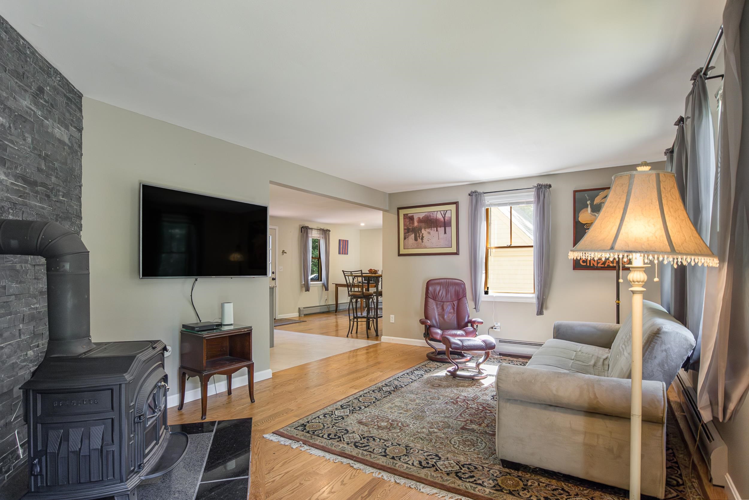 11 Ridgewood Dr, Kingston, NH 03848
