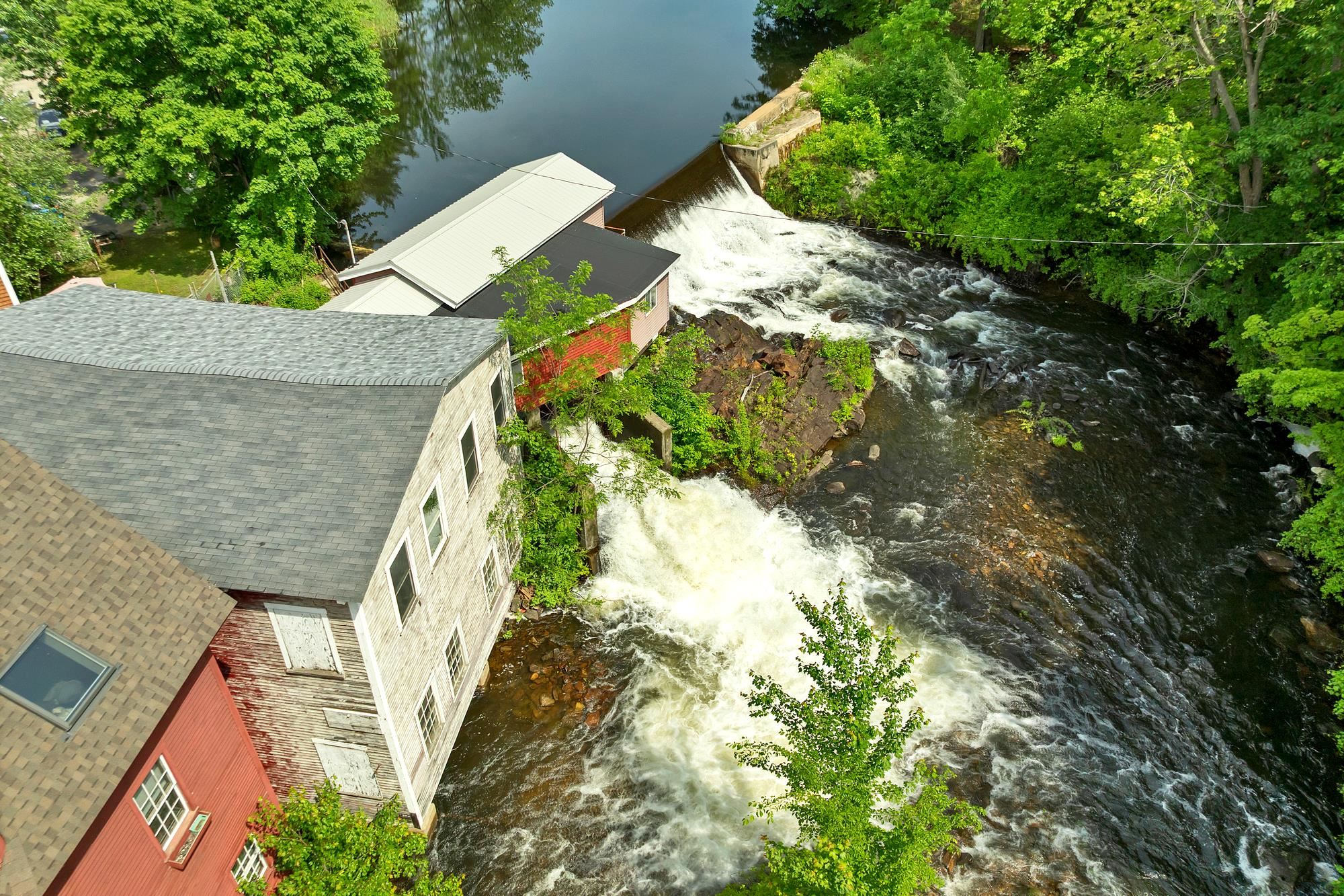 22 Main St, Ashland, NH 03217