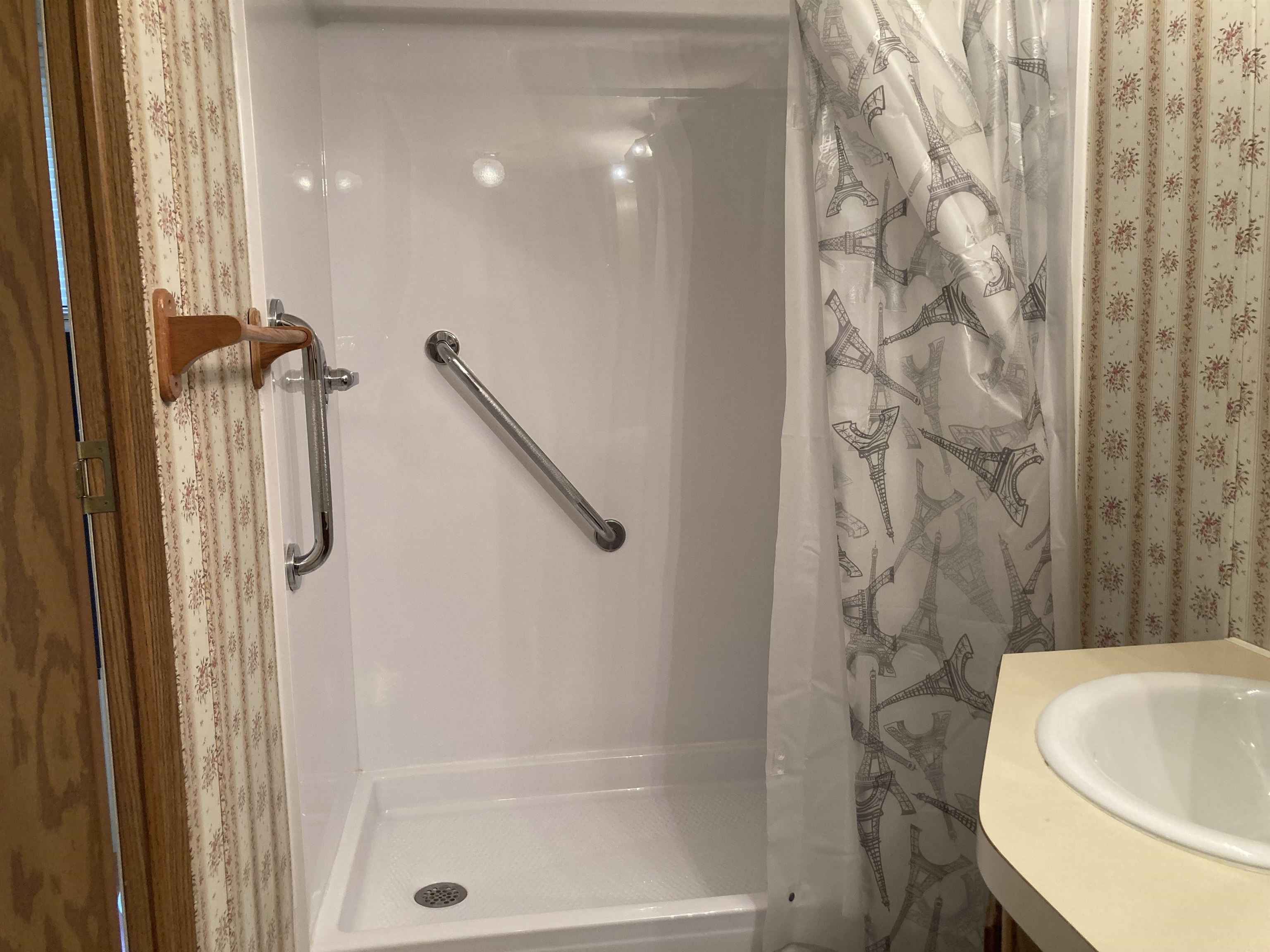 72 Royalcrest Pk, Rochester, NH 03867