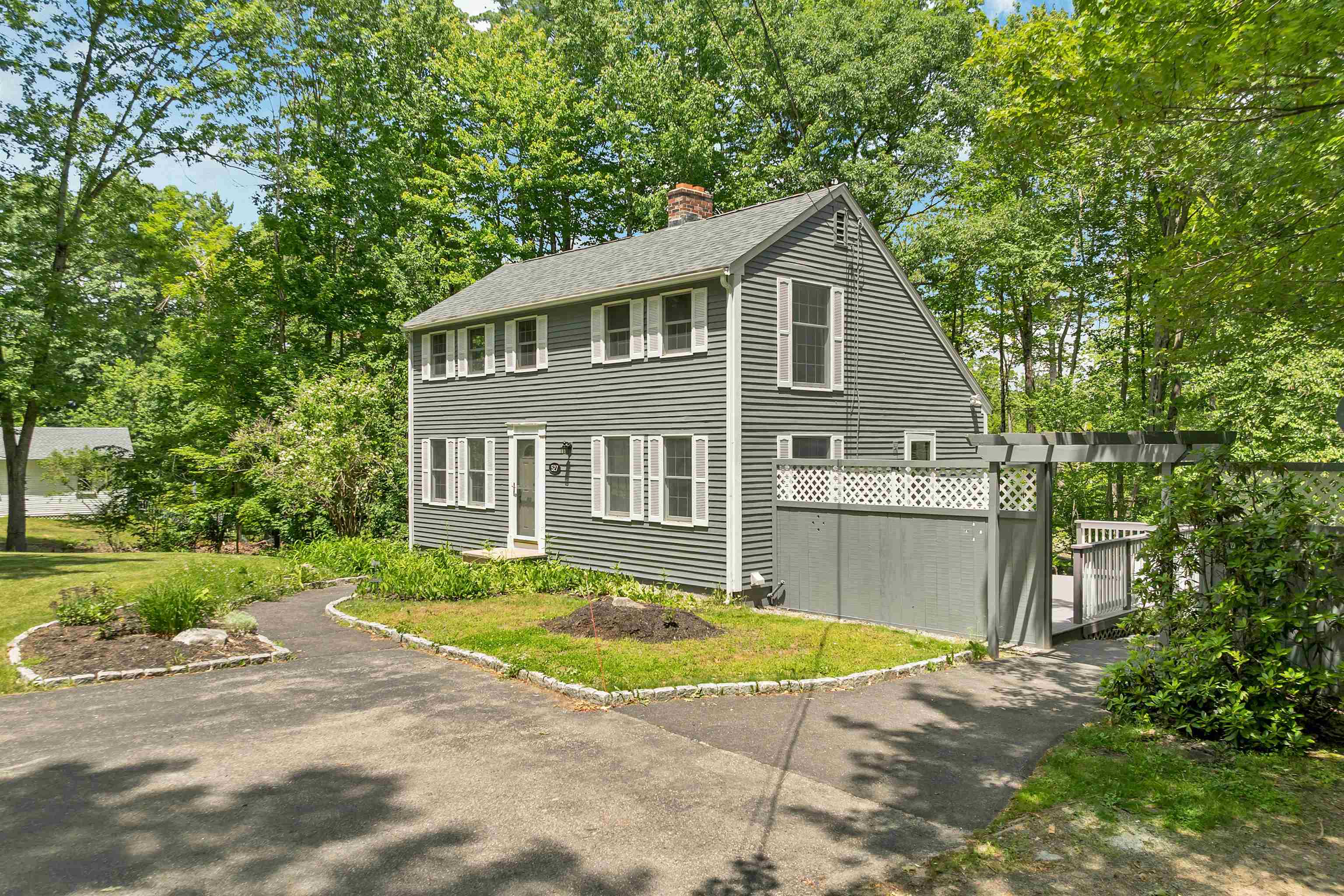 527 North Main St, Wolfeboro, NH 03894