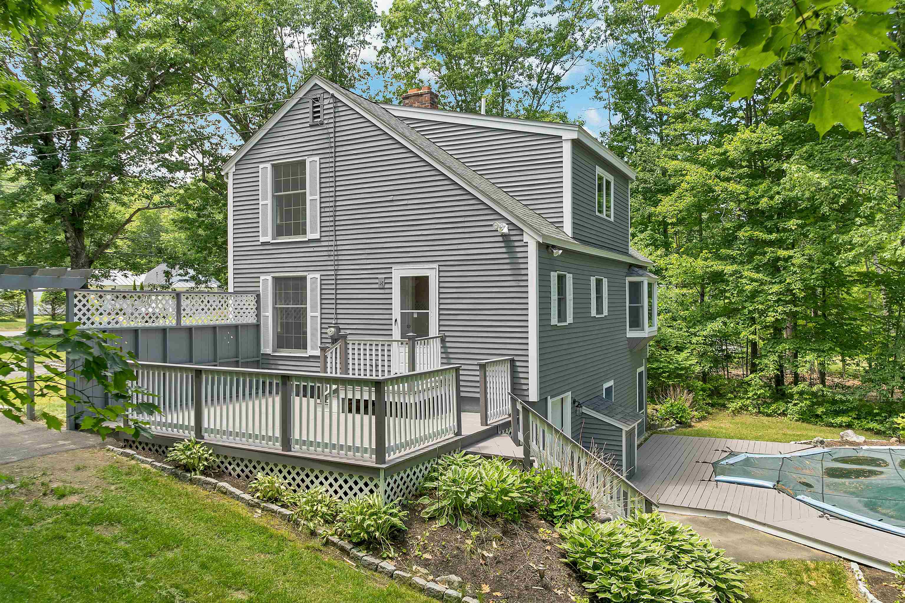 527 North Main St, Wolfeboro, NH 03894