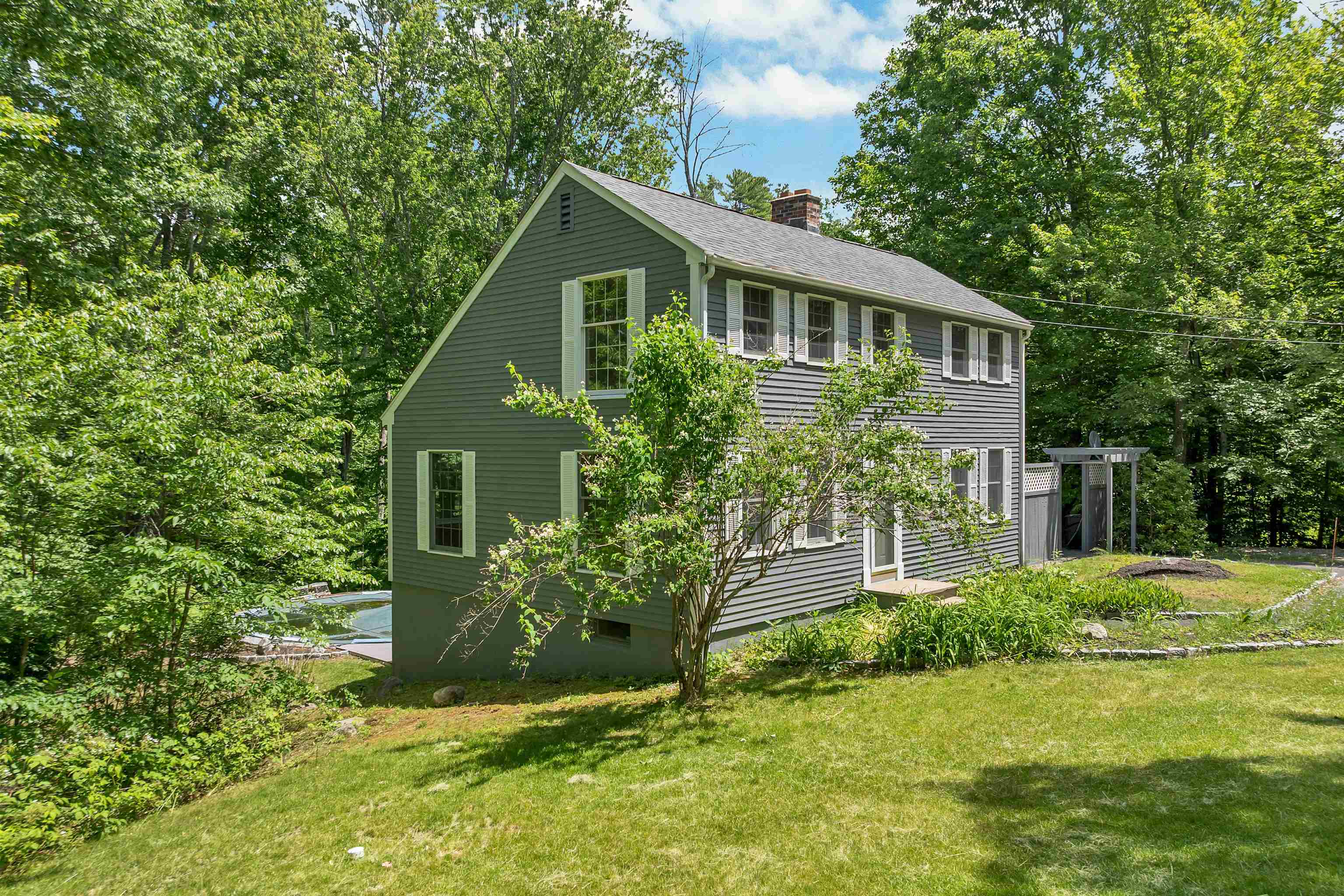 527 North Main St, Wolfeboro, NH 03894