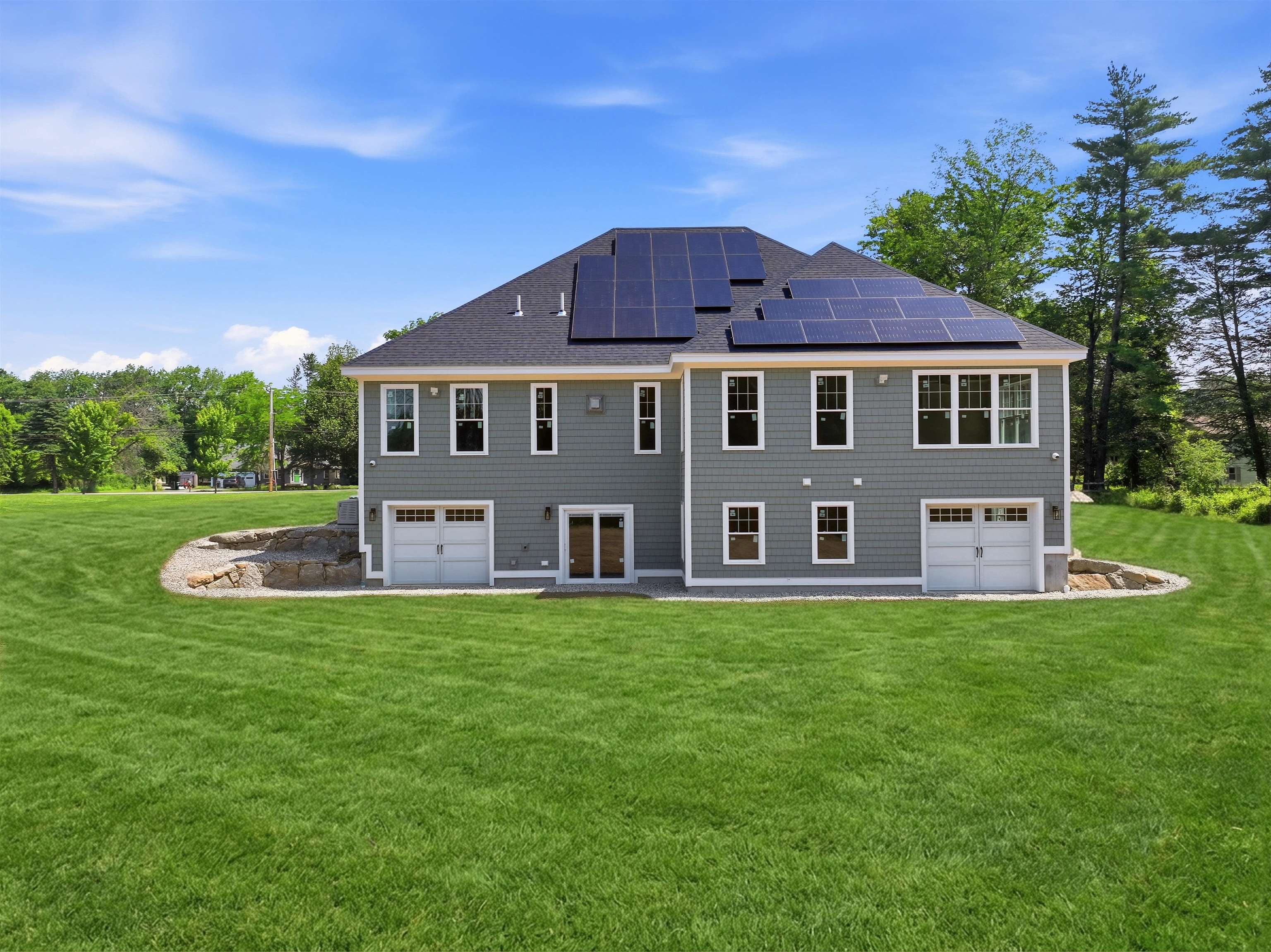 116 Winnicutt Rd, Stratham, NH 03885