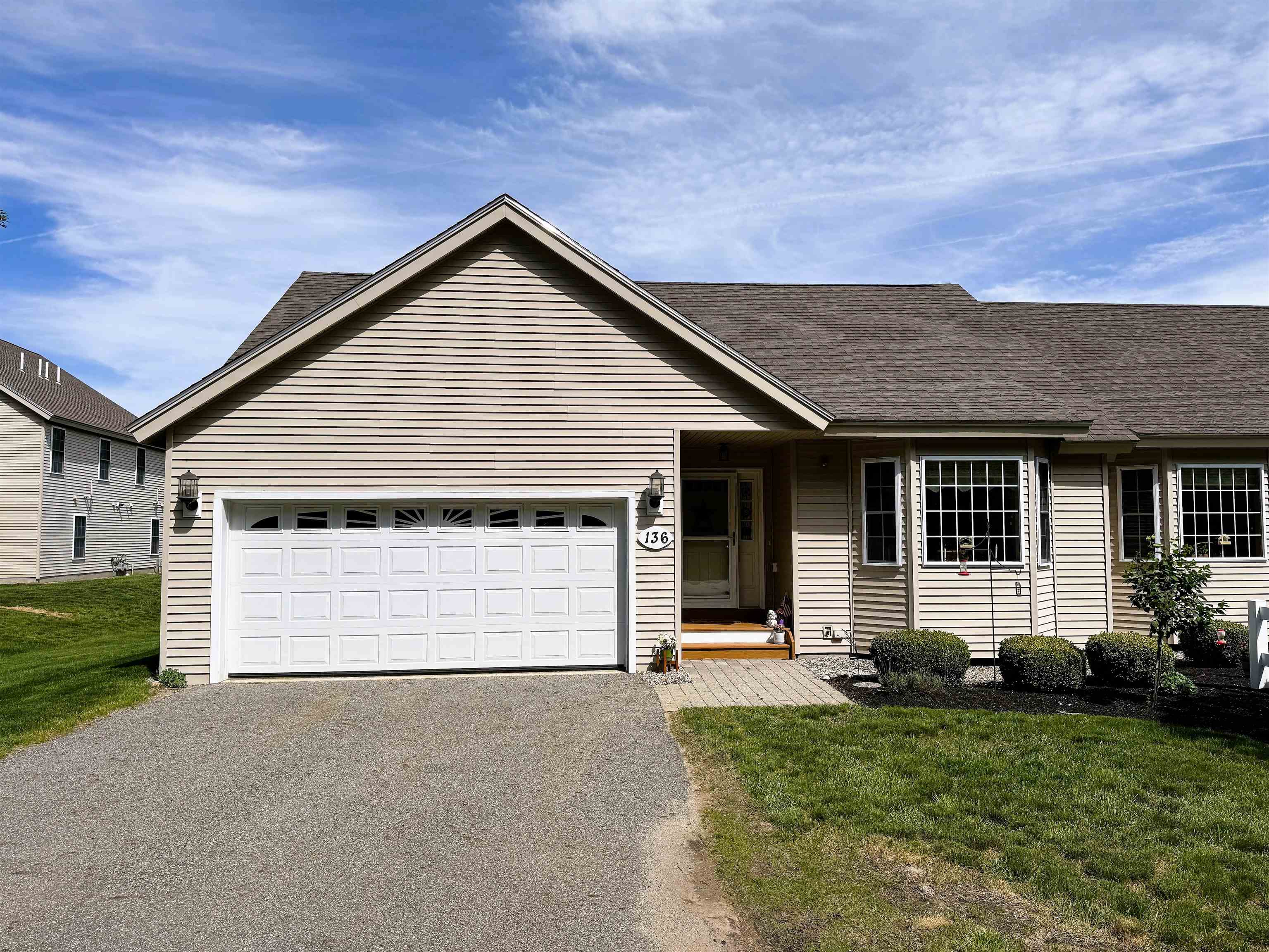 136 Hall Rd, Fremont, NH 03044