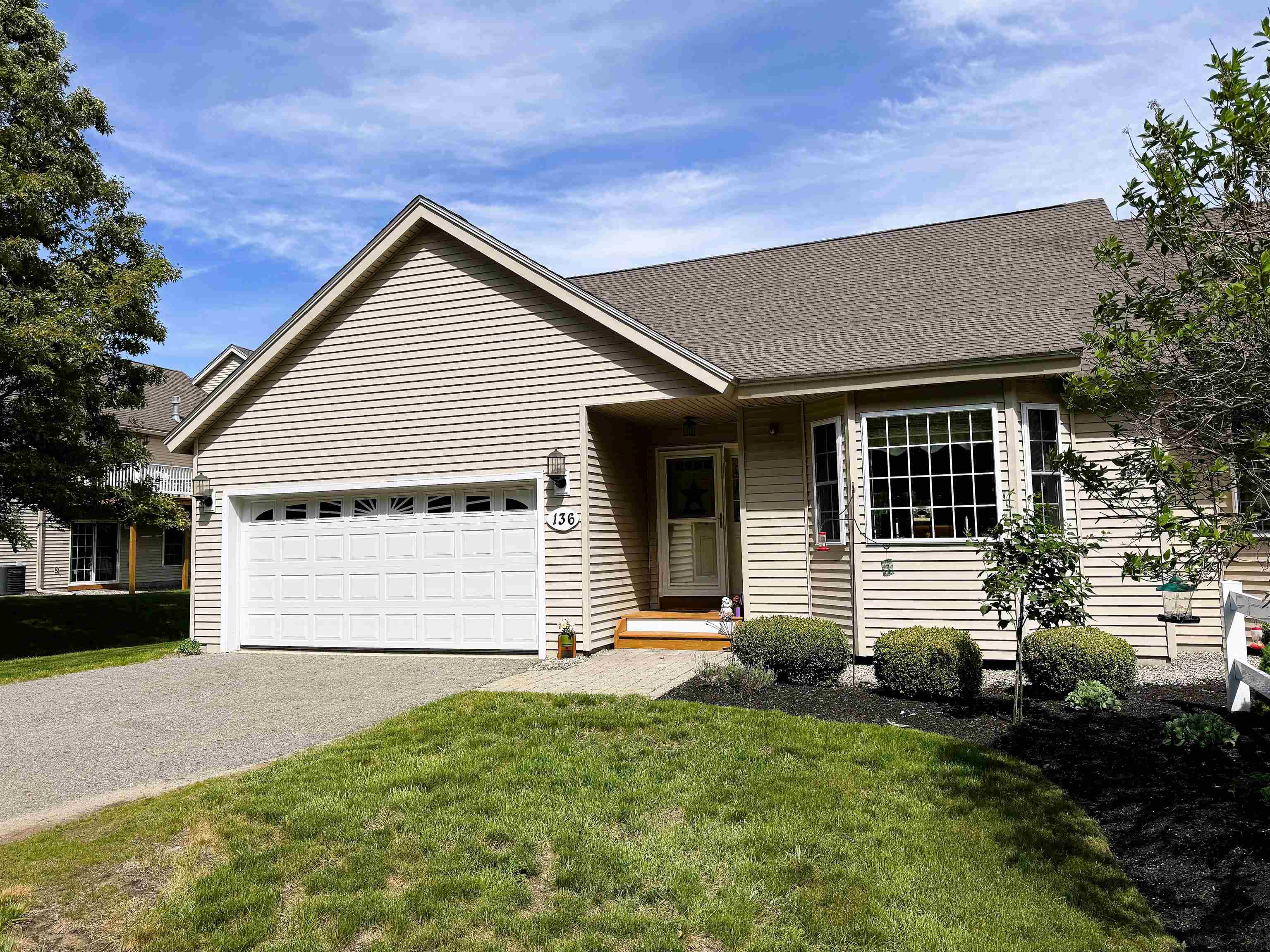 136 Hall Rd, Fremont, NH 03044