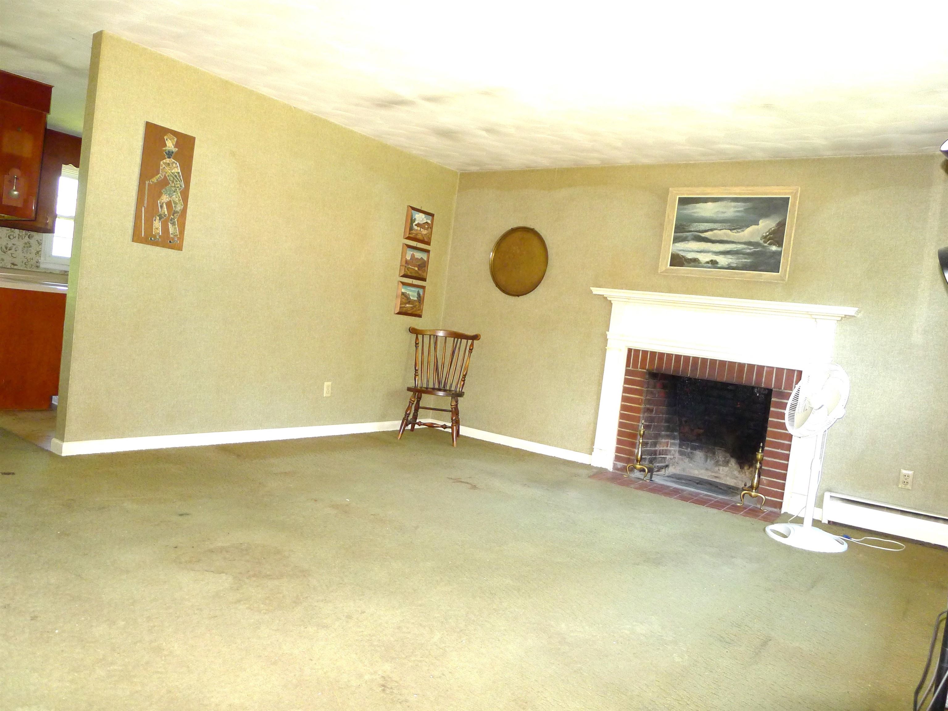 16 Grandview Ter, North Hampton, NH 03862