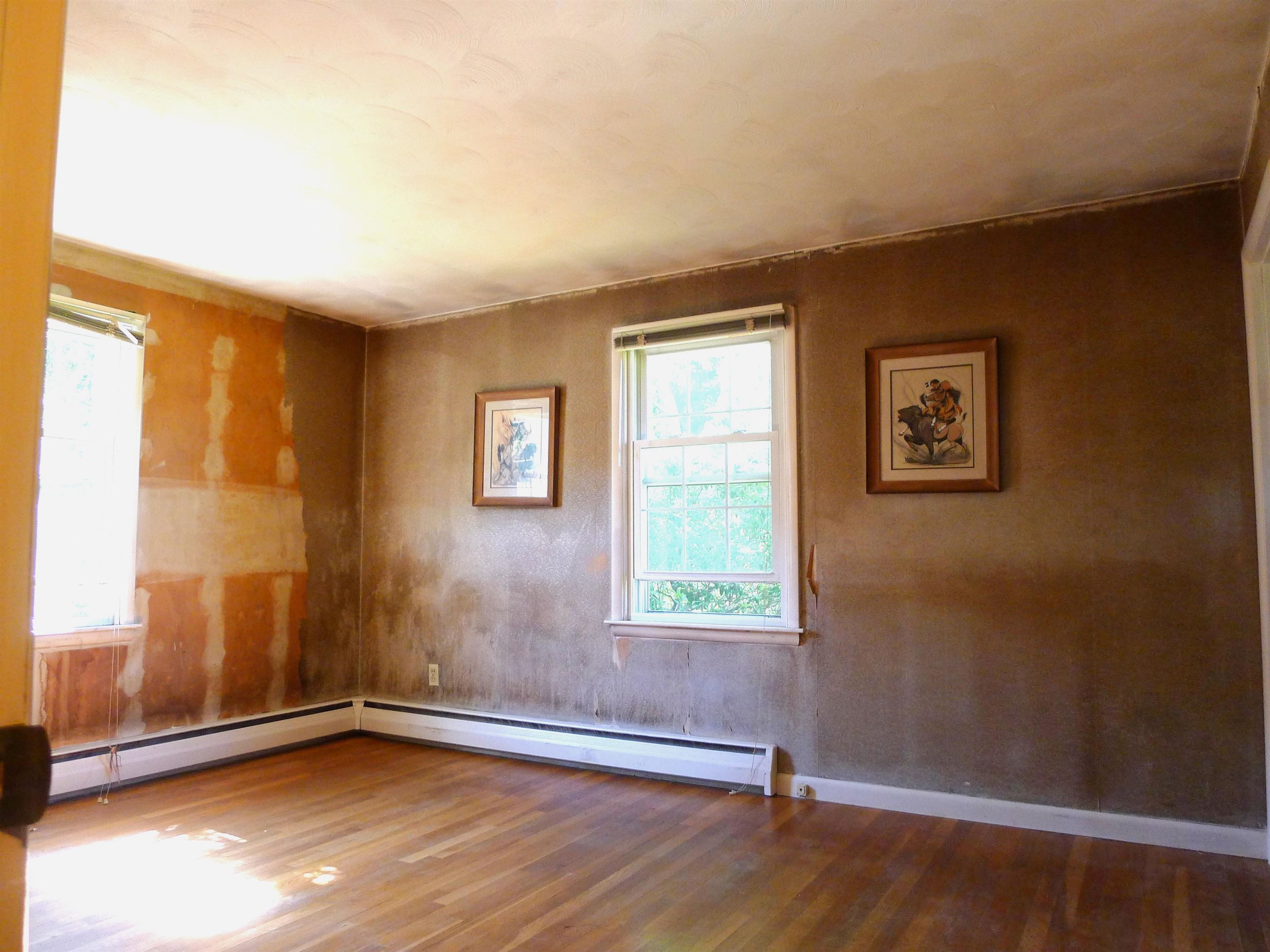 16 Grandview Ter, North Hampton, NH 03862