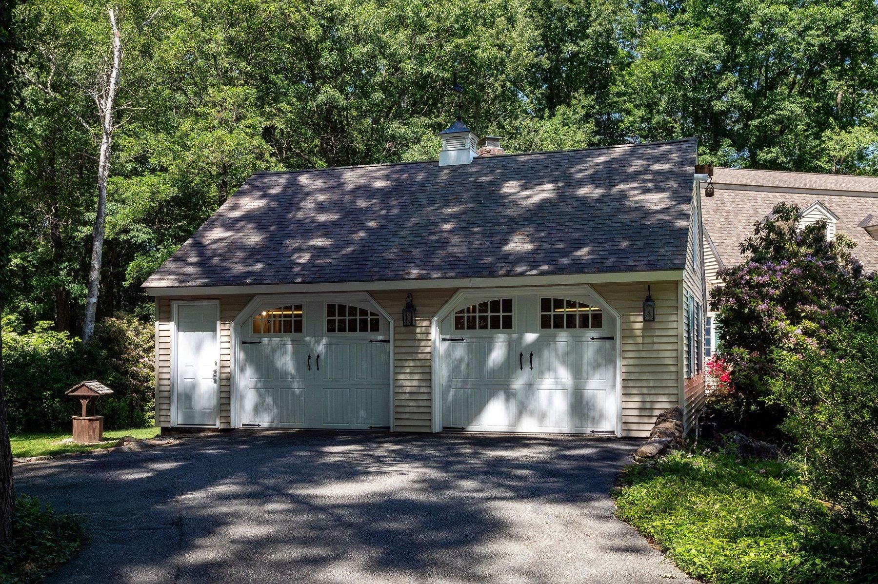 12 Olde Rd, Hampton, NH 03842