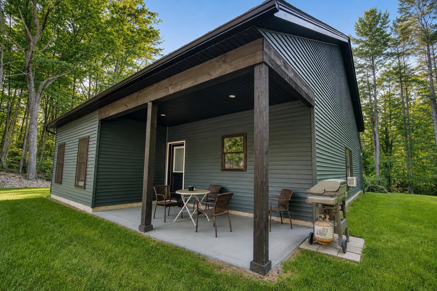 31 Crowcroft Dr, Rindge, NH 03461