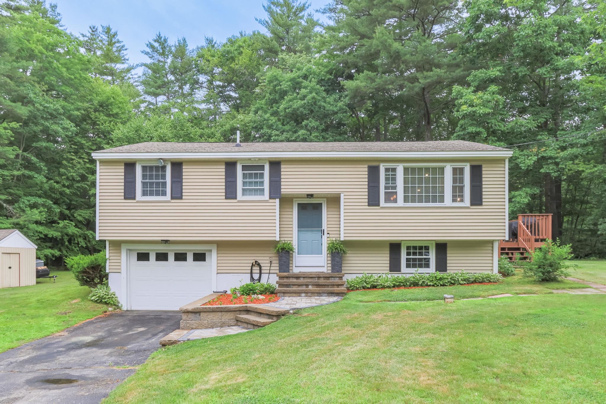 344 Wilsons Crossing Rd, Auburn, NH 03032
