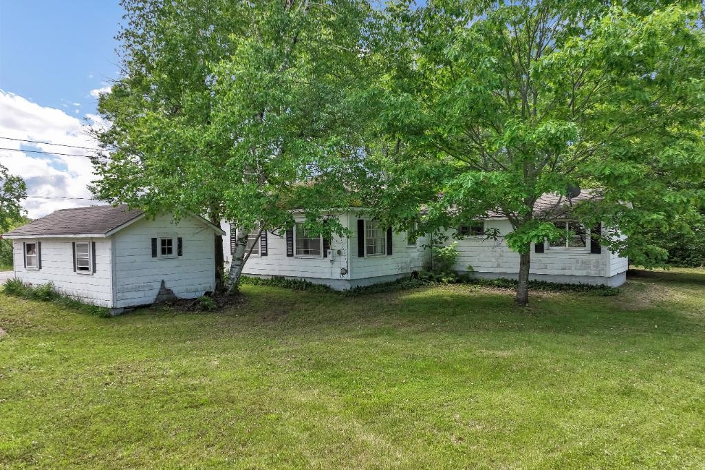 4 Varney Point Rd, Gilford, NH 03249