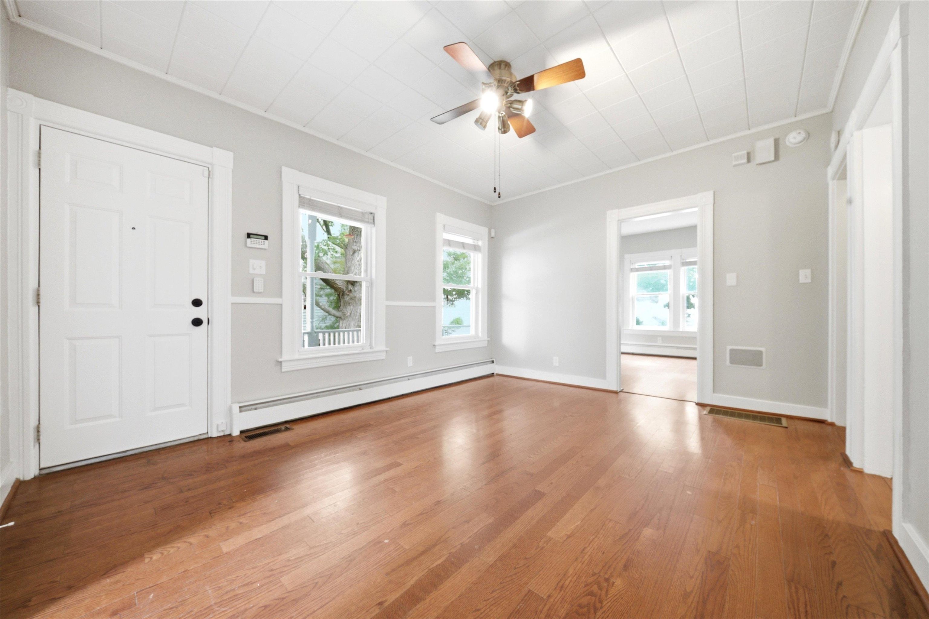617 Hevey St, Manchester, NH 03102