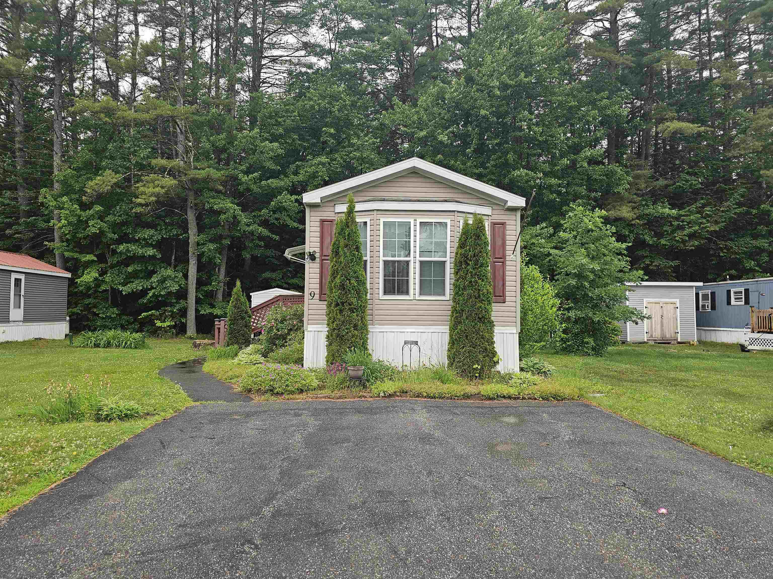 9 Chancellor Dr, Concord, NH 03303