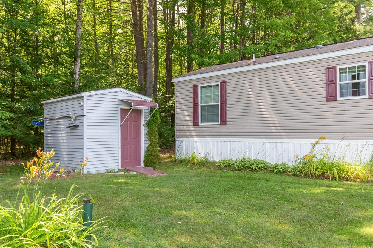 9 Chancellor Dr, Concord, NH 03303