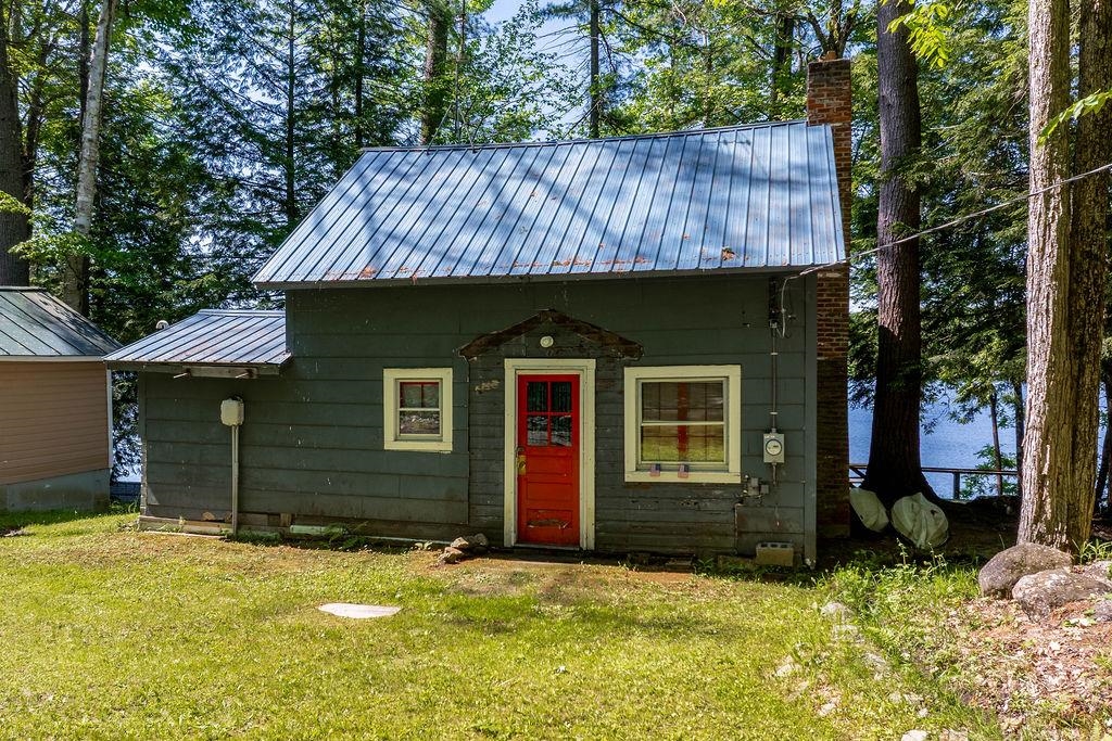 4951 Northshore Rd, Sunapee, NH 03782