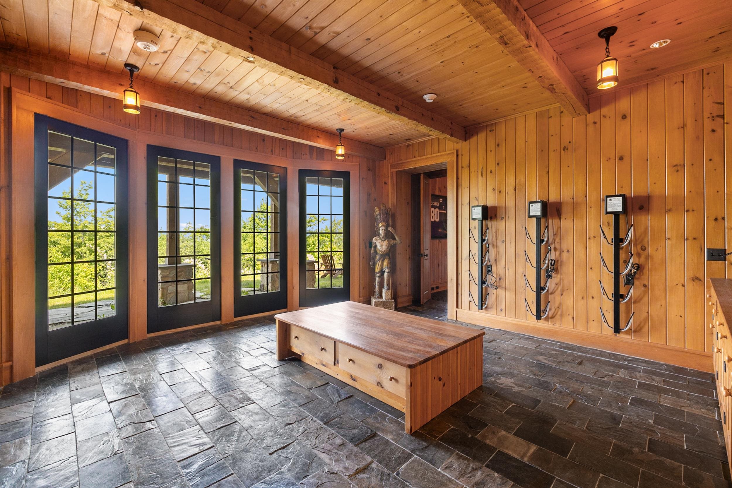 Lower level mudroom 25547183