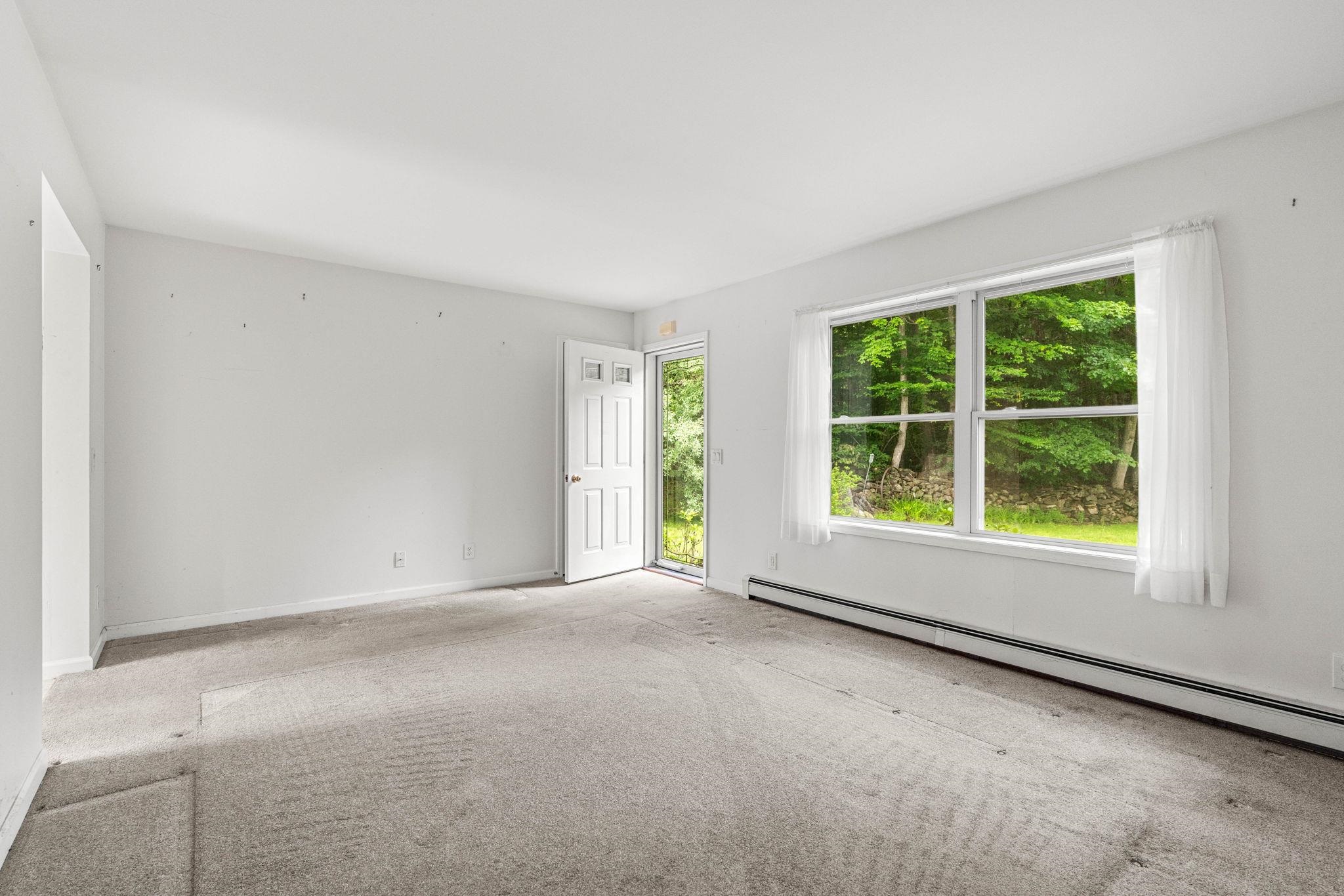 51 Rockland Rd, Weare, NH 03281