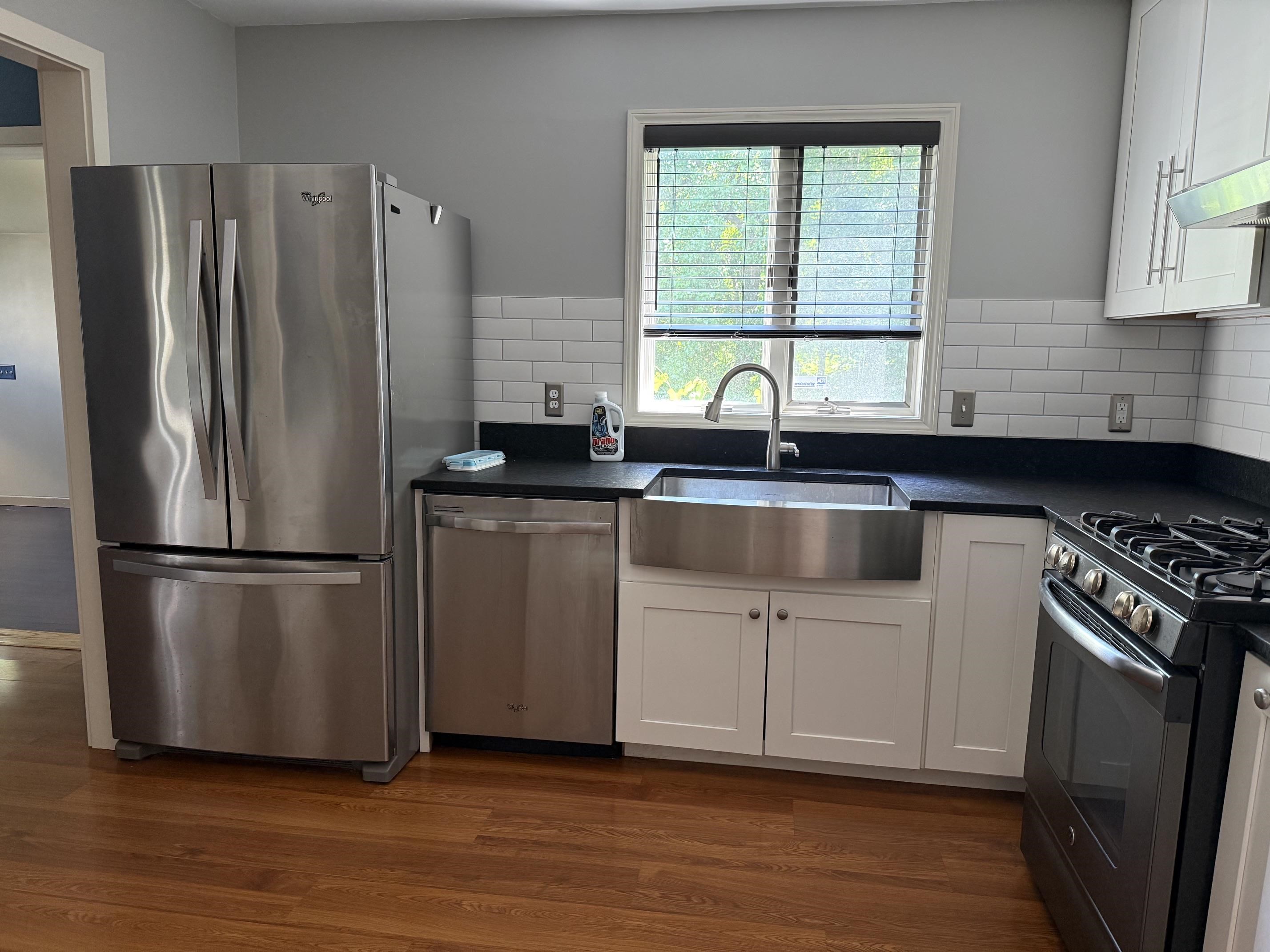 48 Mcintyre Ct, Manchester, NH 03104
