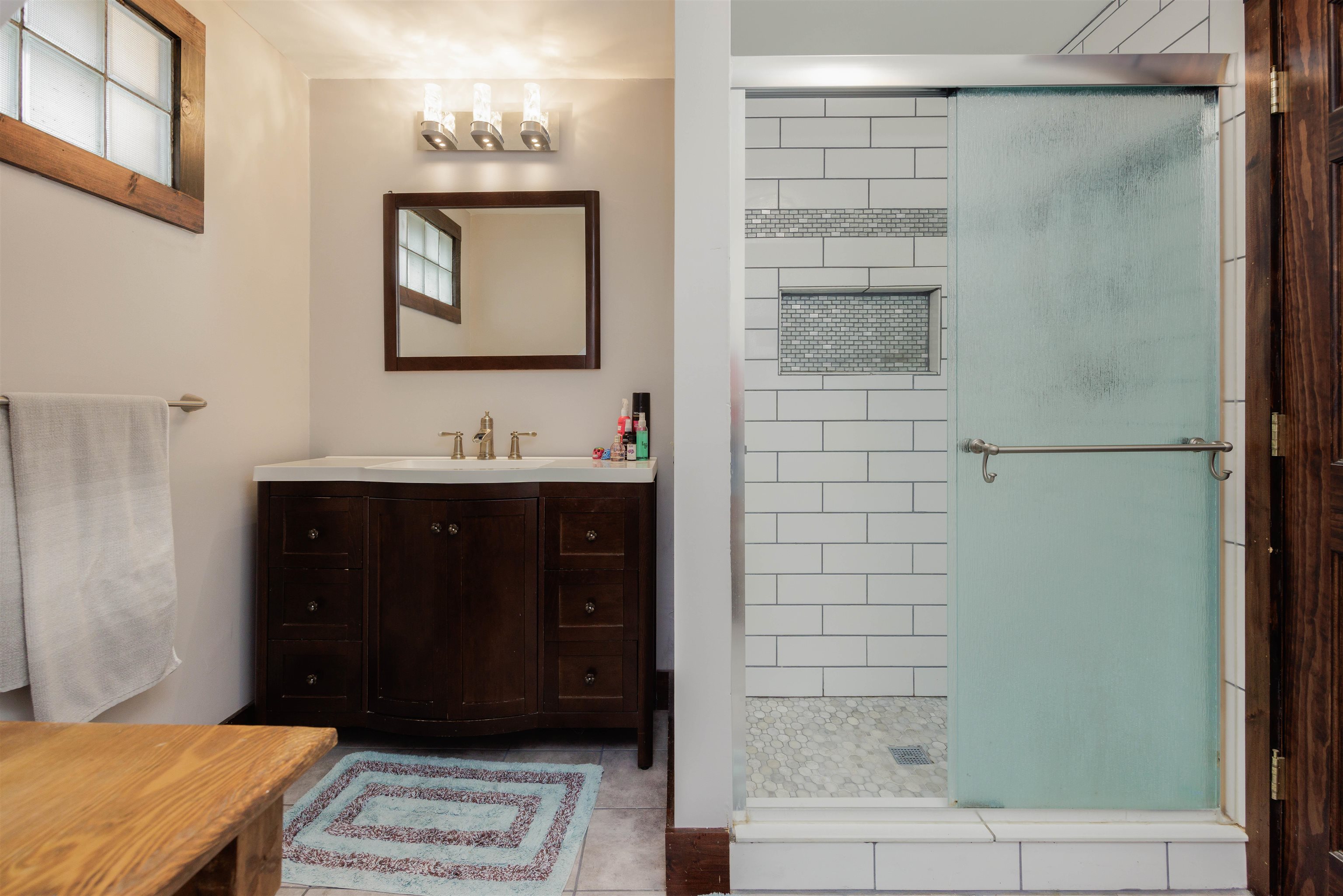 Primary Bathroom 25577561