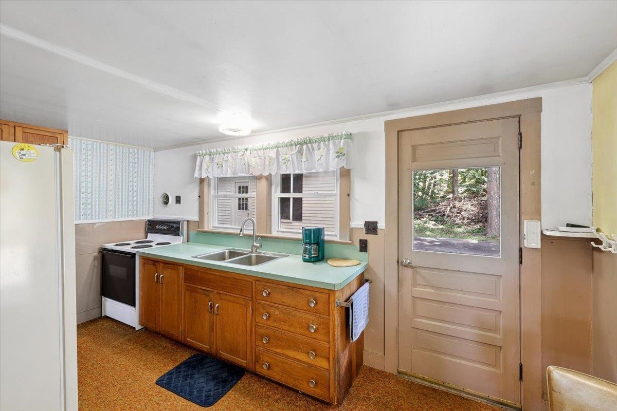 52 Berry Rd, Loudon, NH 03307