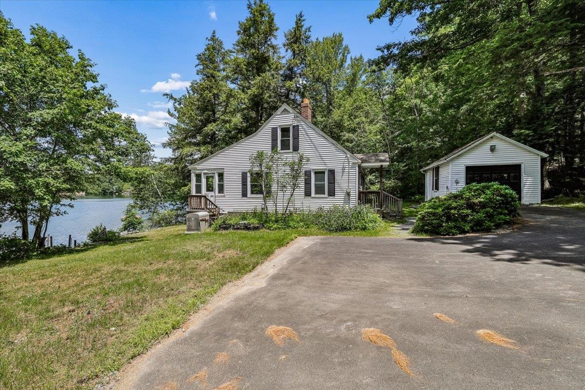 52 Berry Rd, Loudon, NH 03307