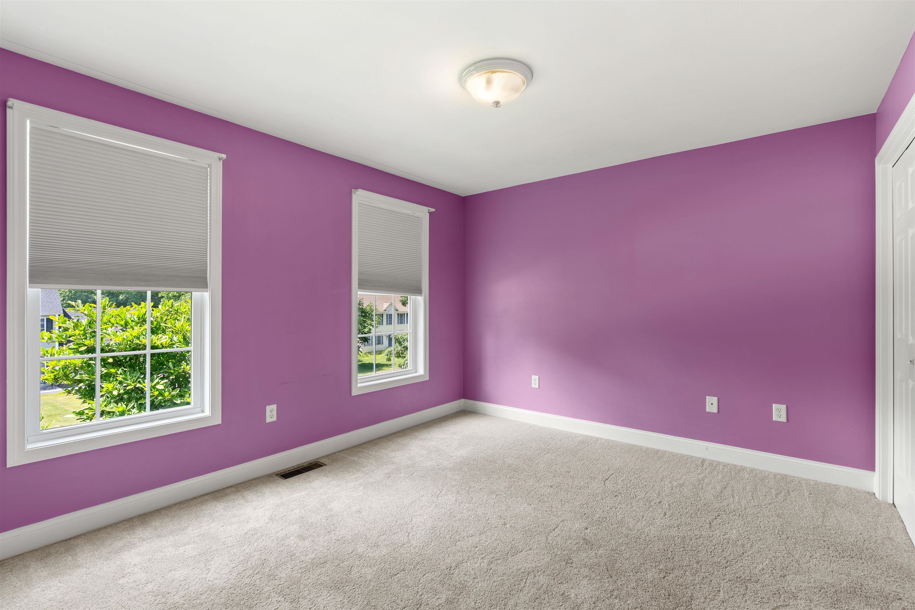 503 Ashley Dr, Pembroke, NH 03275
