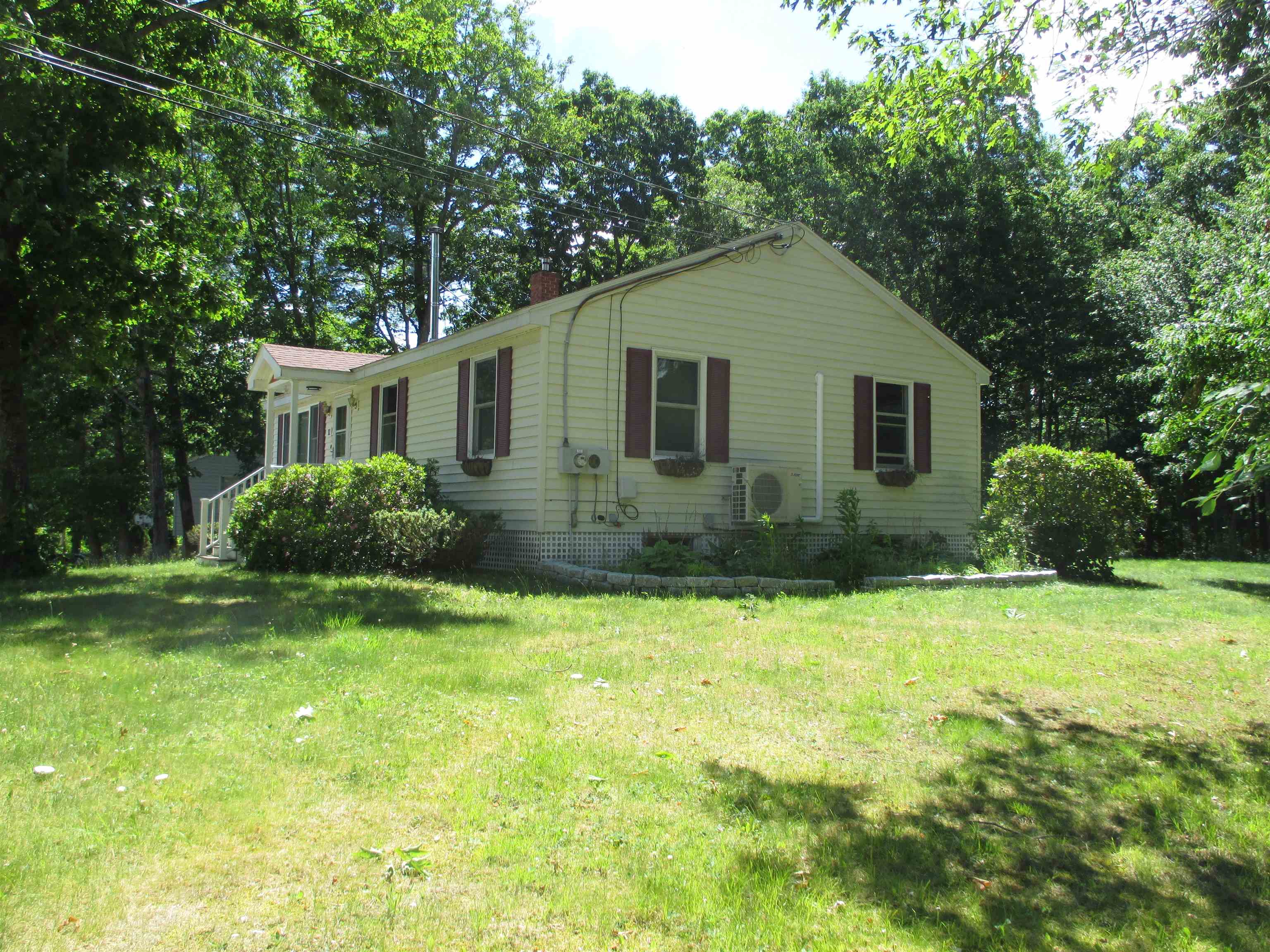 32 Pinewood Dr, Somersworth, NH 03878