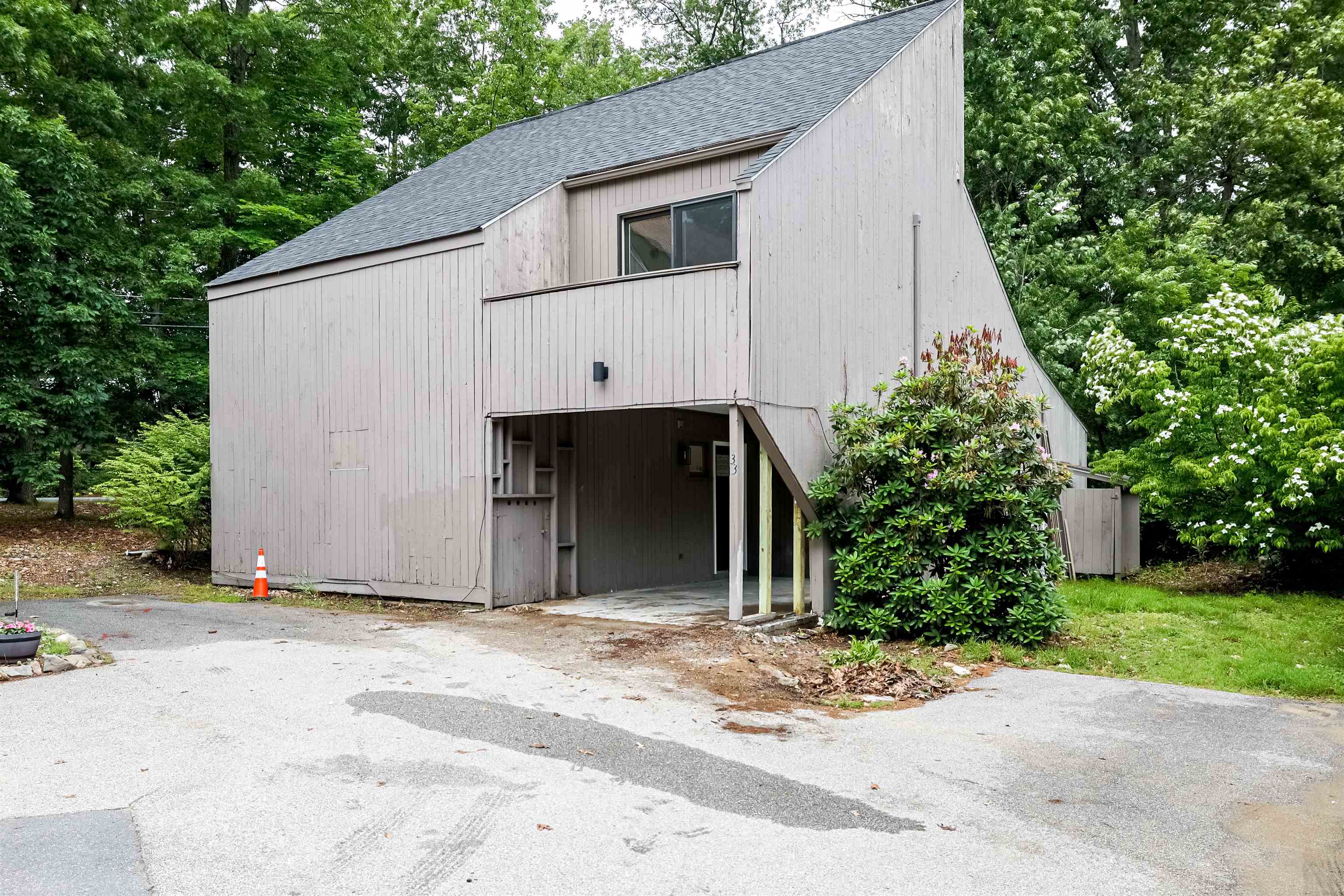 33 Coburn Woods Dr, Nashua, NH 03063