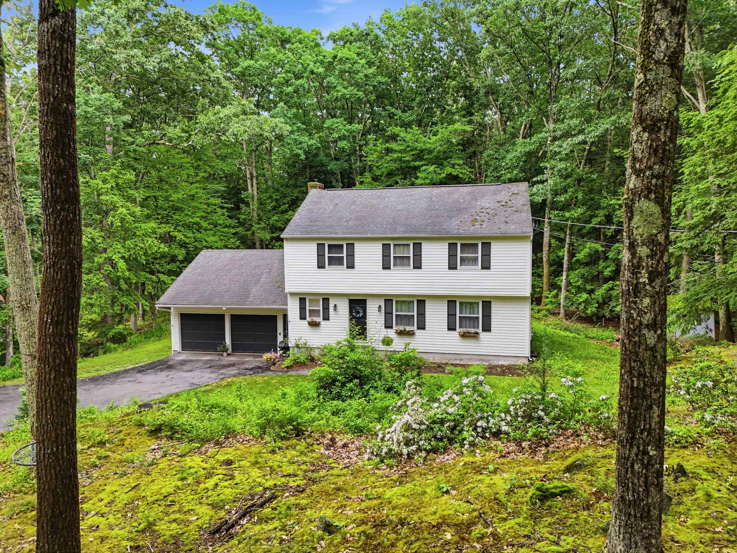 47 Beaver Ln, Bedford, NH 03110