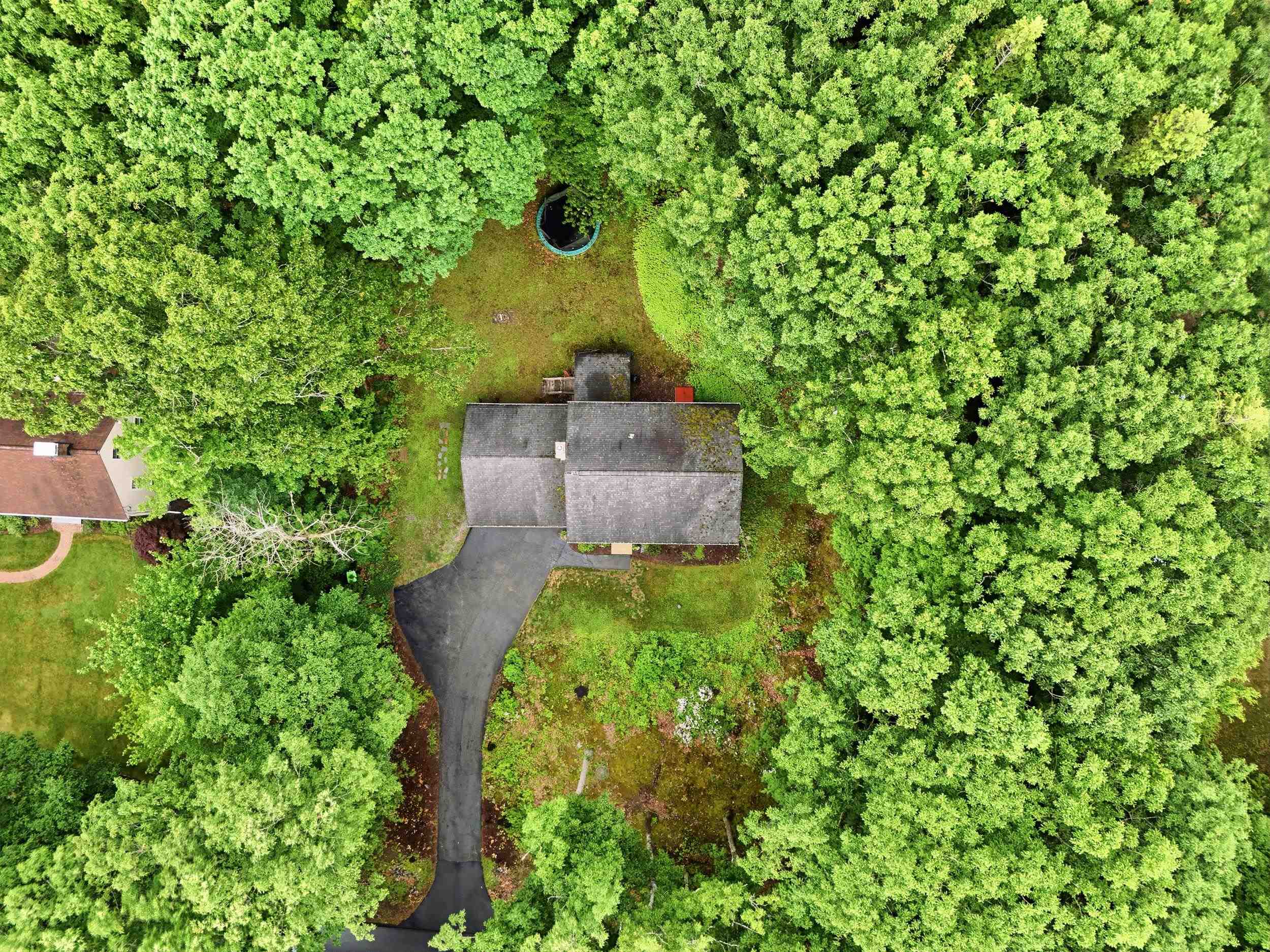47 Beaver Ln, Bedford, NH 03110