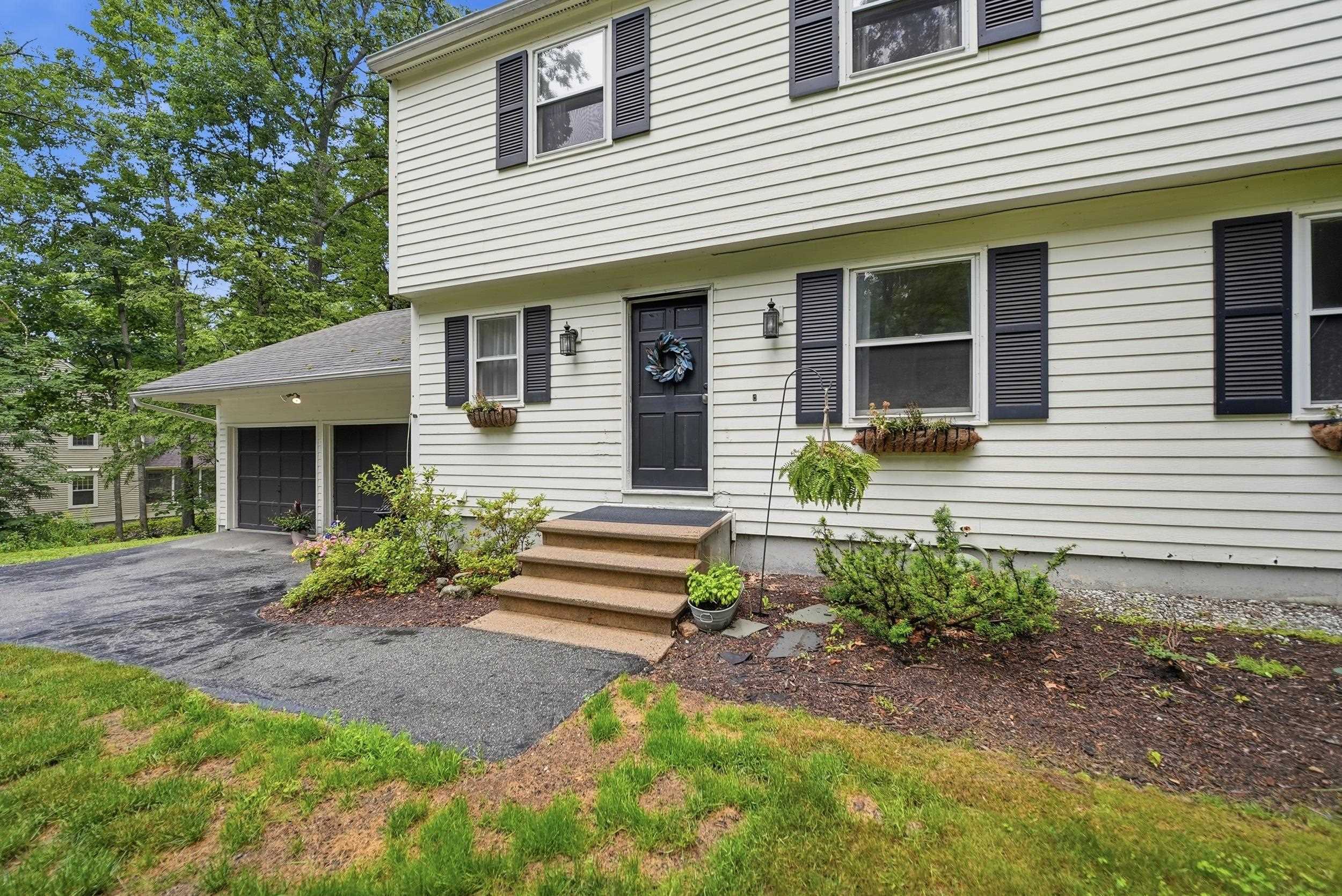 47 Beaver Ln, Bedford, NH 03110