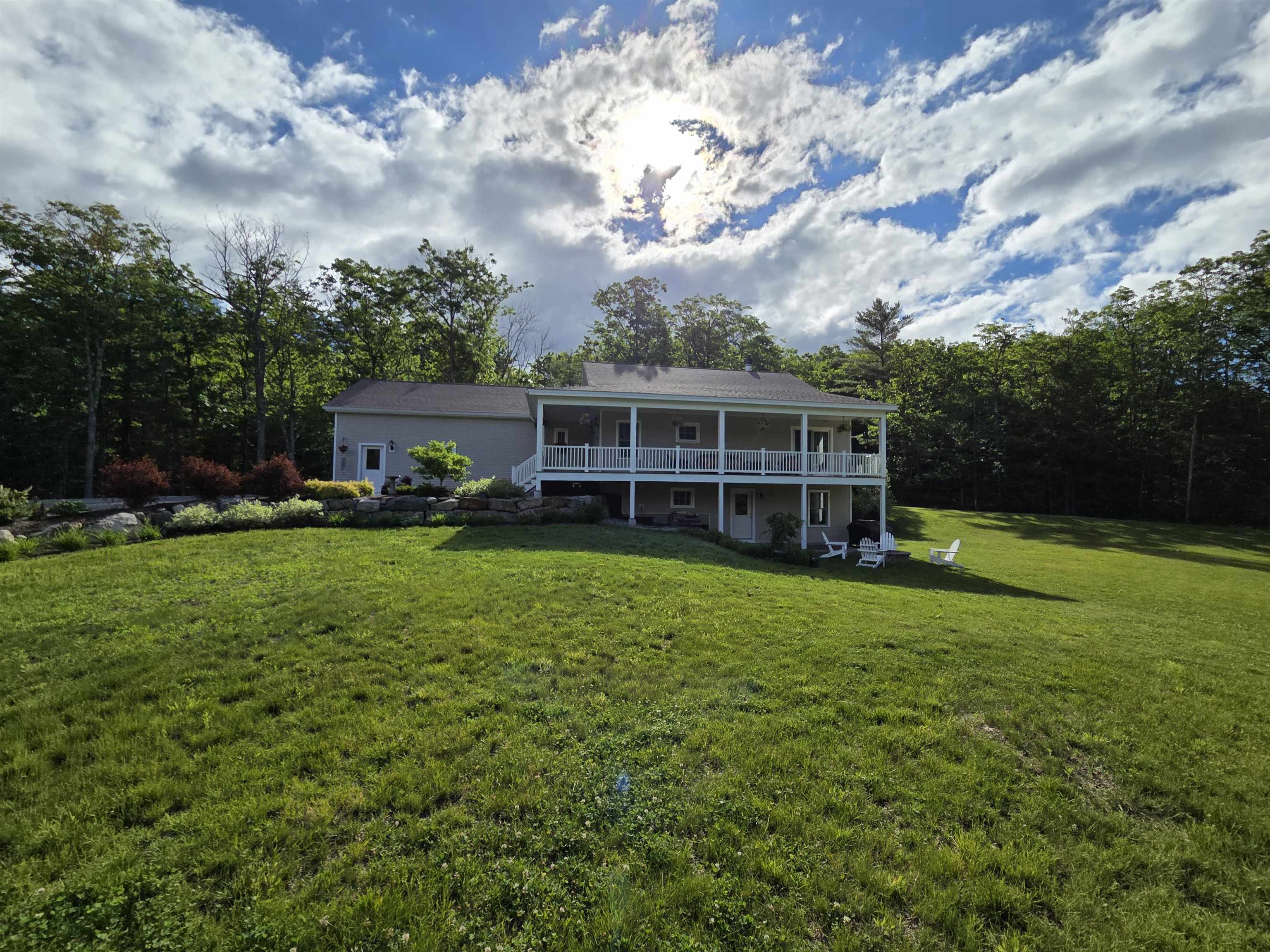 446 Edgemont Rd, Sunapee, NH 03782