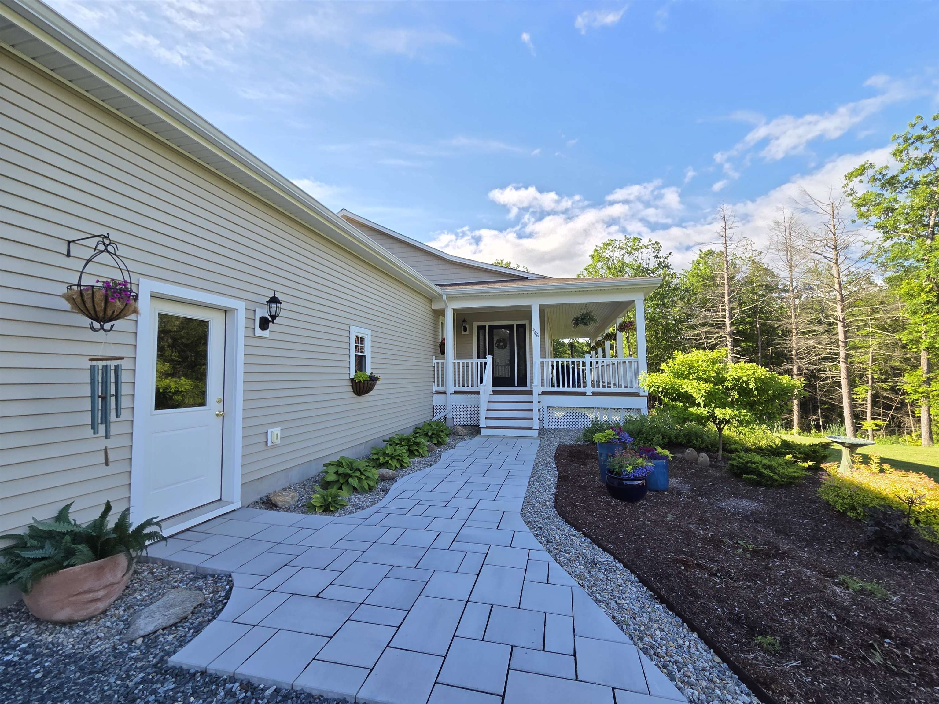 446 Edgemont Rd, Sunapee, NH 03782