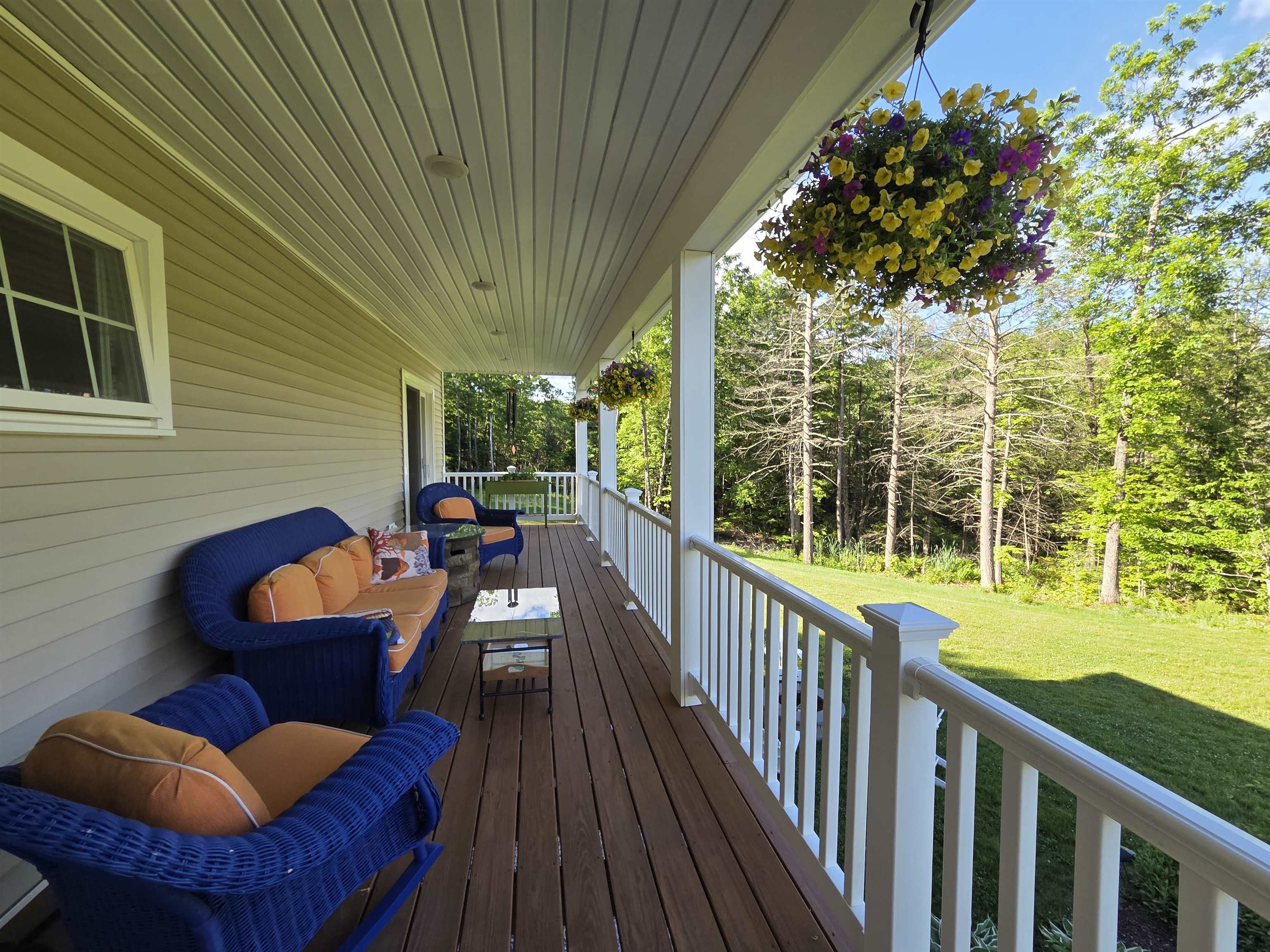 446 Edgemont Rd, Sunapee, NH 03782