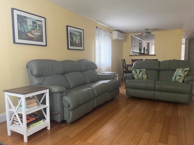 23 Walnut Ave, Hampton, NH 03842