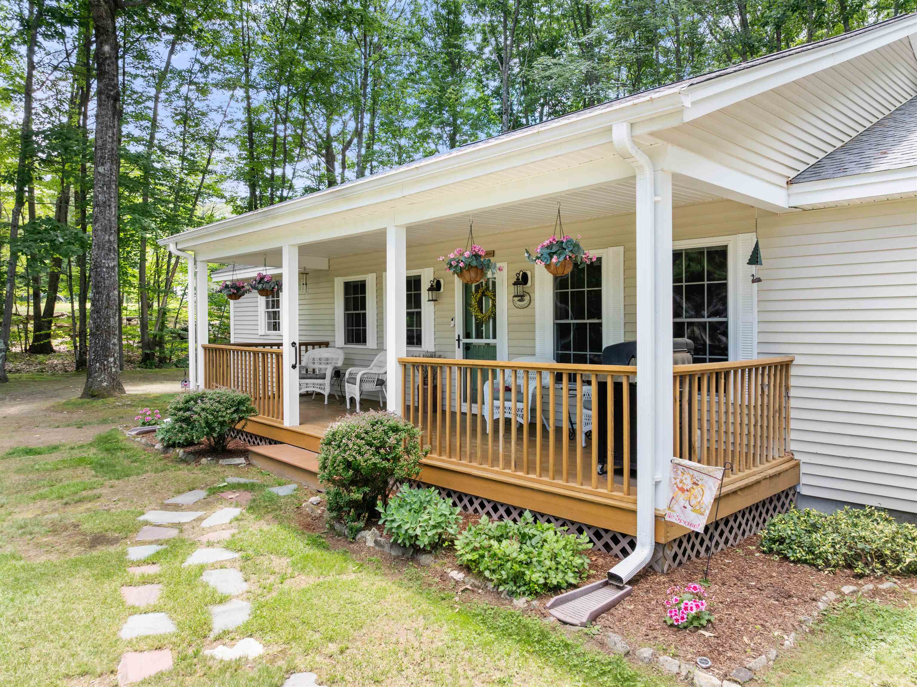 12 Stonegate Ct, Gilford, NH 03249
