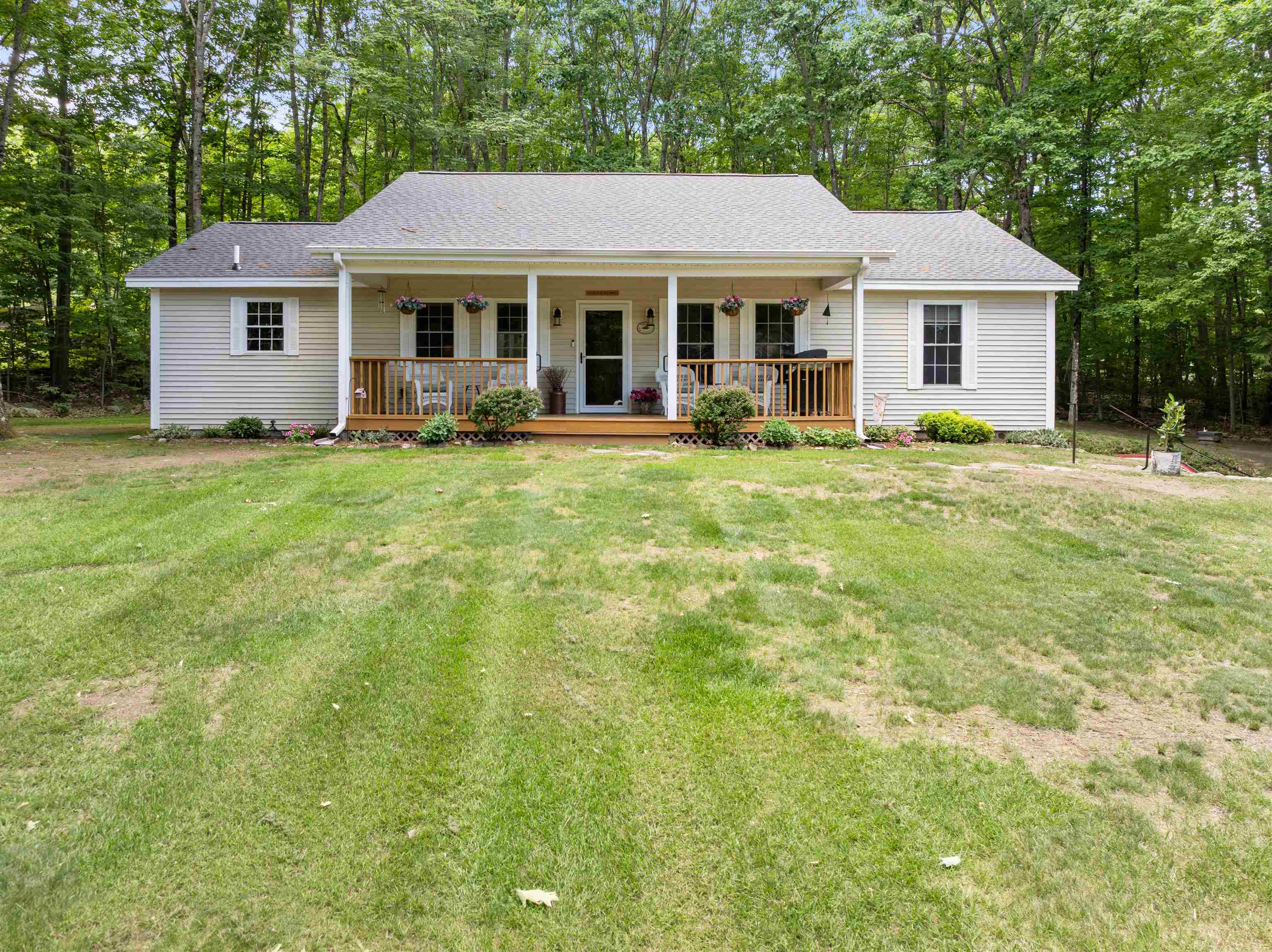 12 Stonegate Ct, Gilford, NH 03249