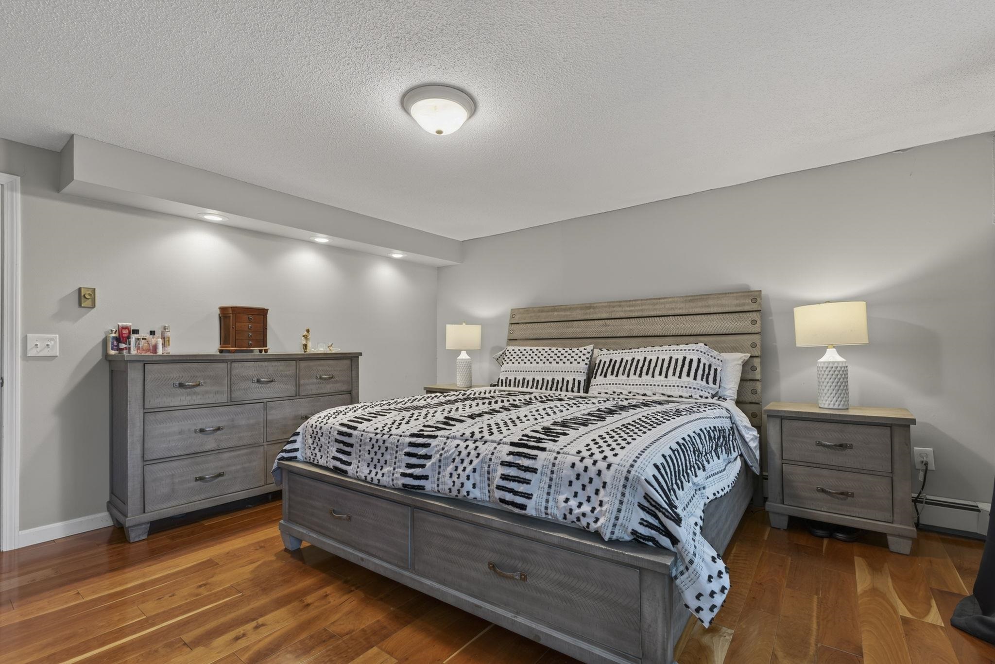 4 Snowberry Ln #9, Goffstown, NH 03045