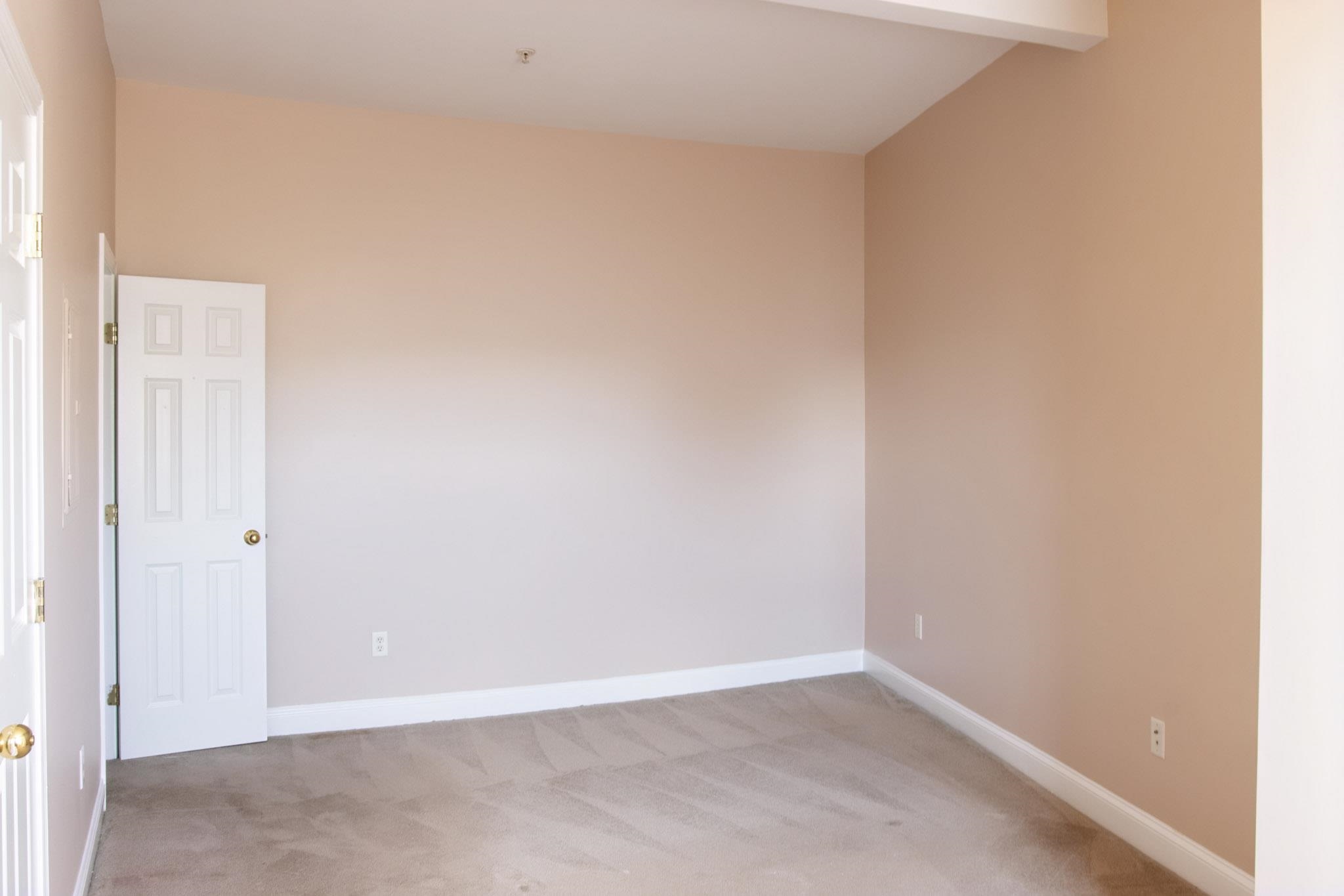 282 Central Ave #5, Dover, NH 03820-4179