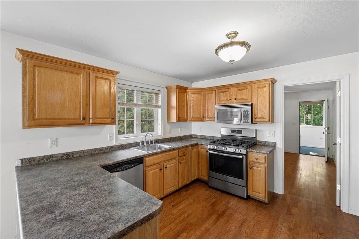 48 Brookview Rd, Windham, NH 03087