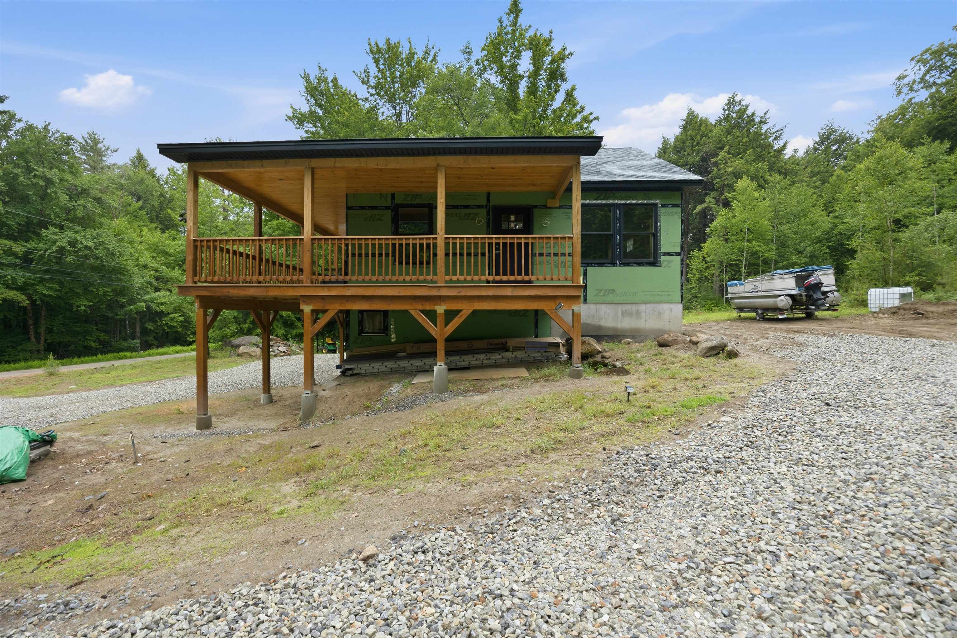 89 Hemlock Ln, Danbury, NH 03230