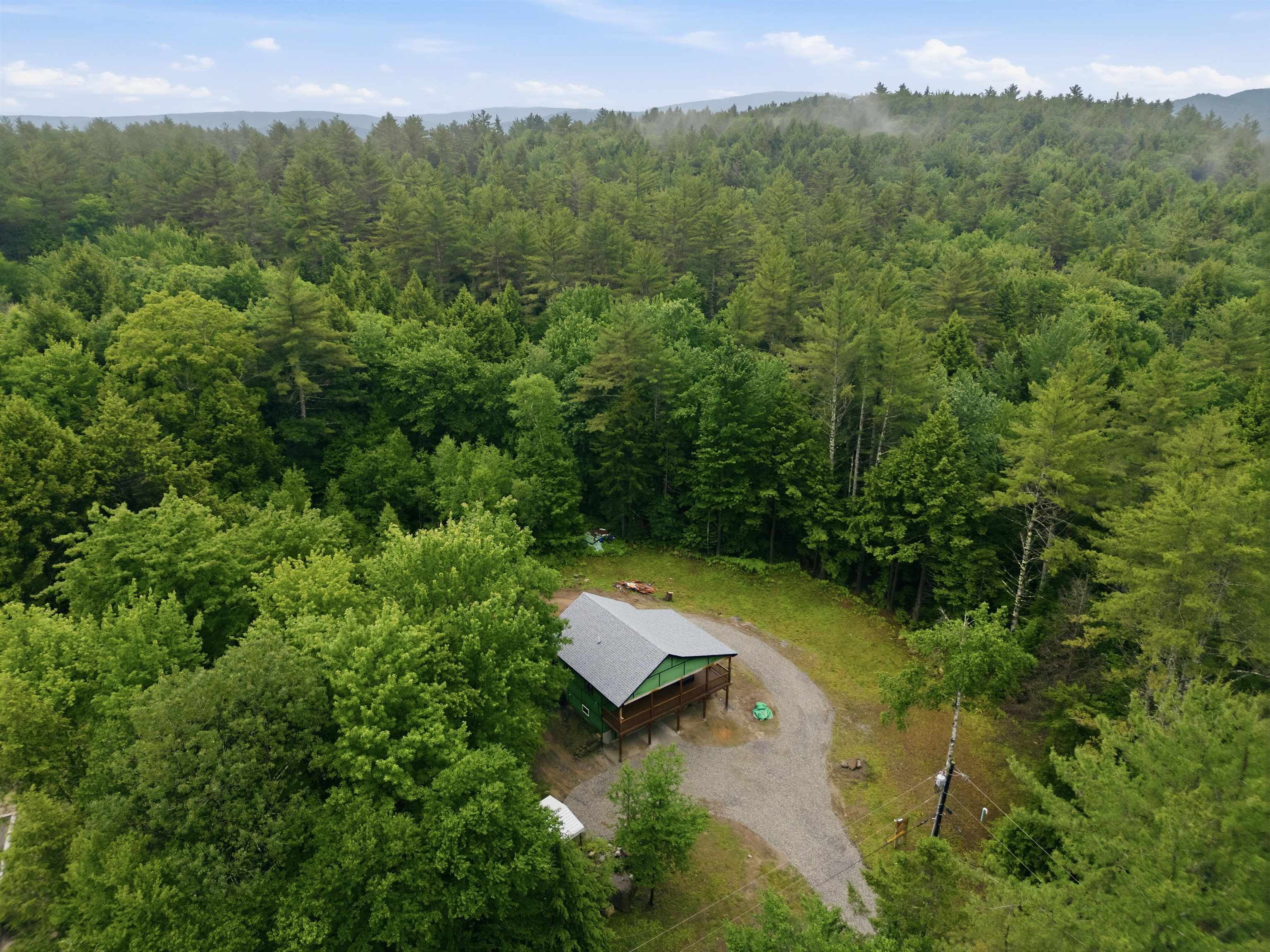 89 Hemlock Ln, Danbury, NH 03230