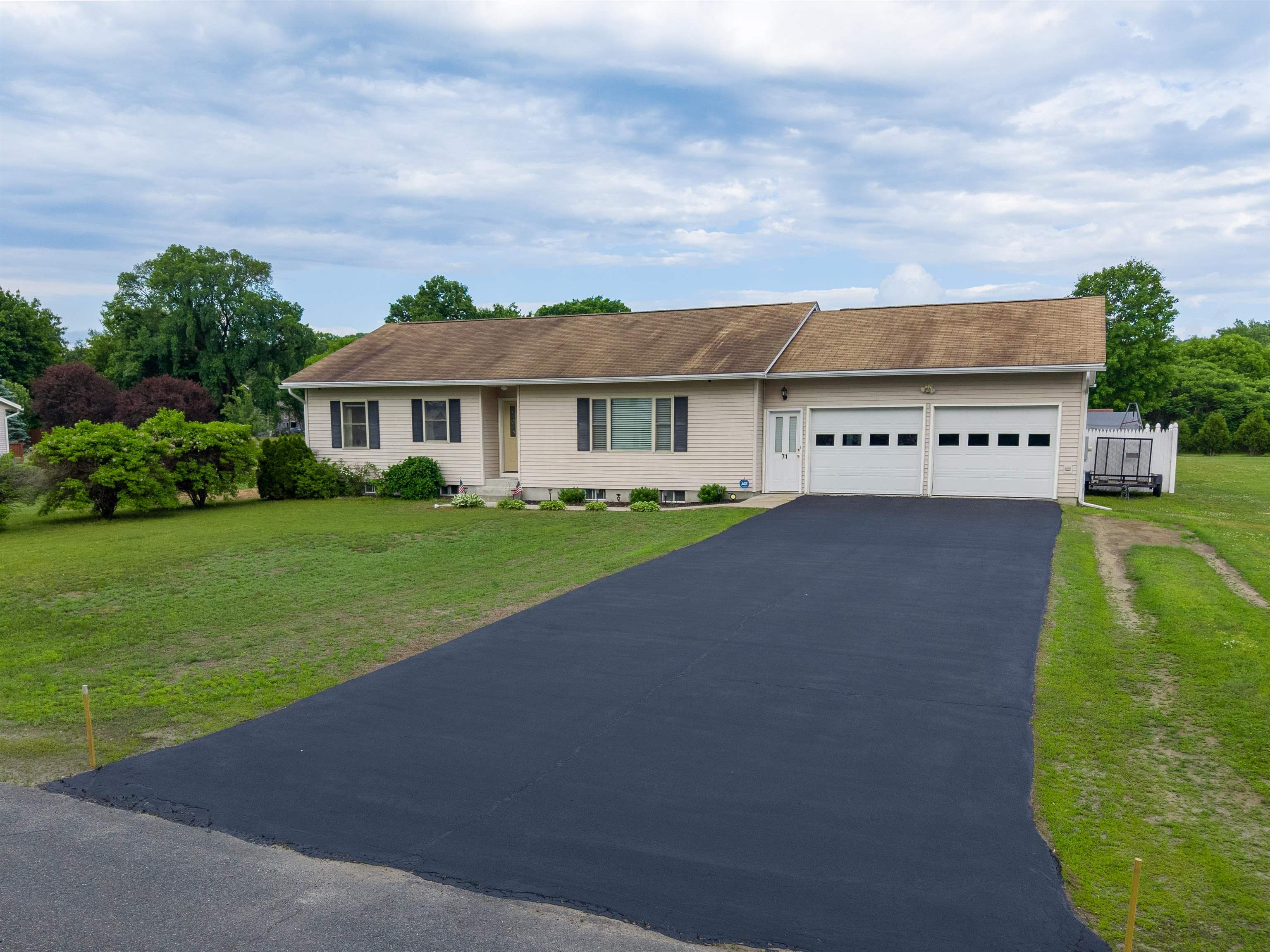 71 James St, Charlestown, NH 03603