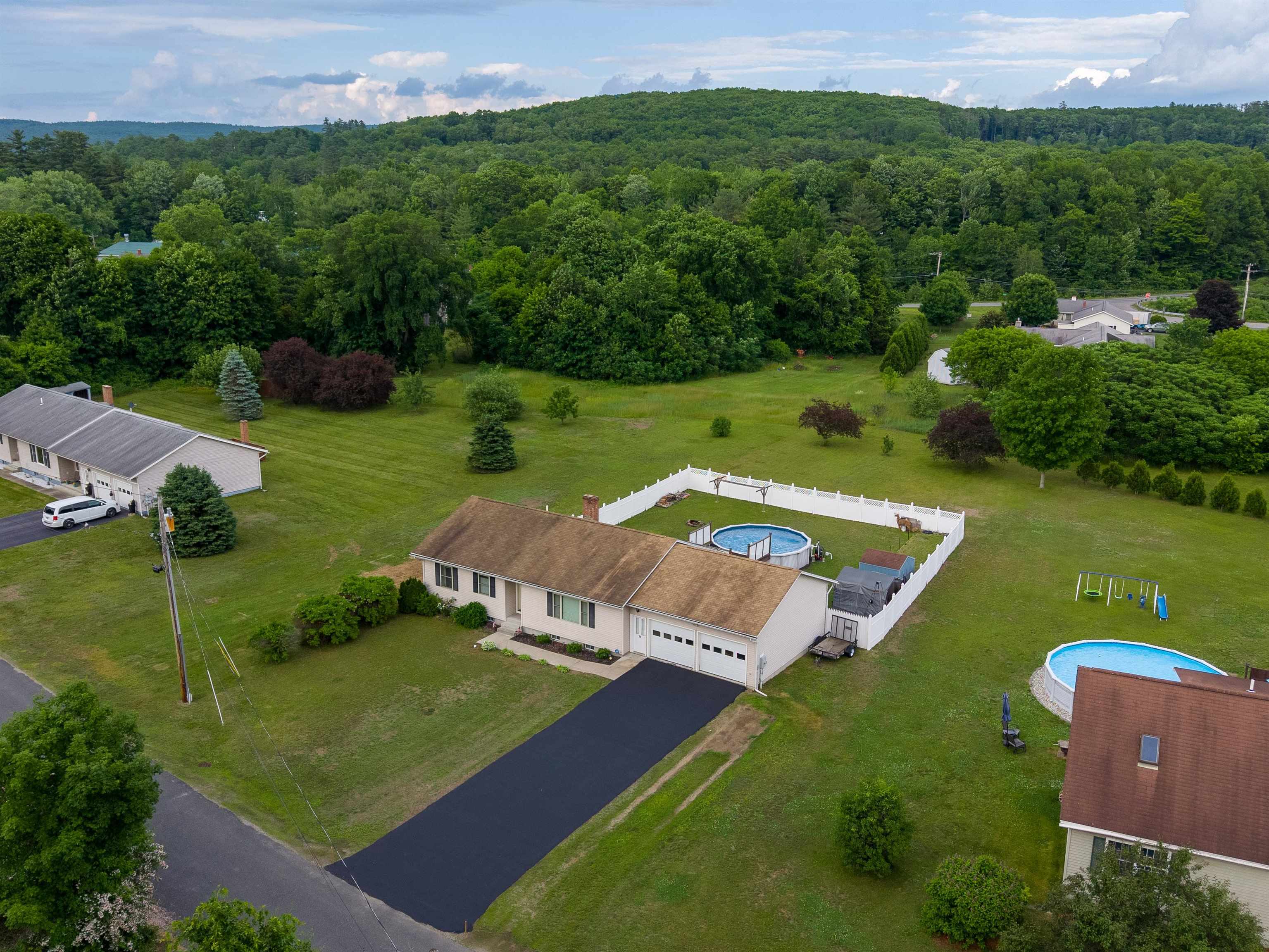 71 James St, Charlestown, NH 03603
