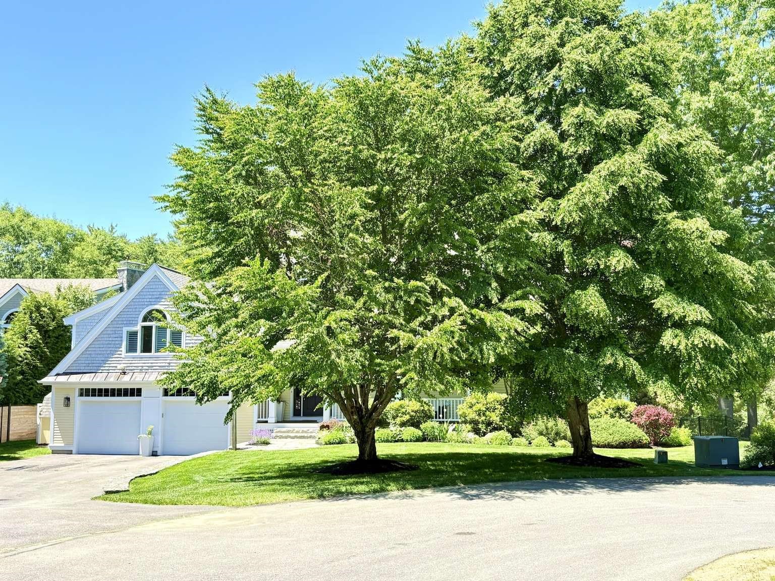 97 Abigale Ln, New Castle, NH 03854