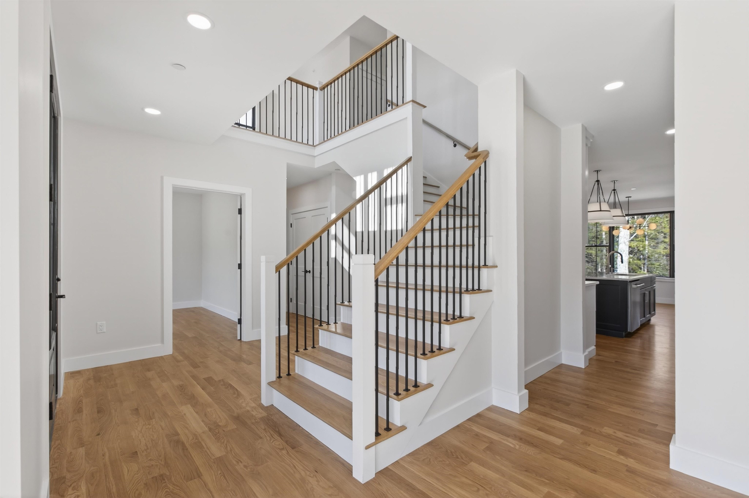 17 Newbury Rd, Pelham, NH 03076