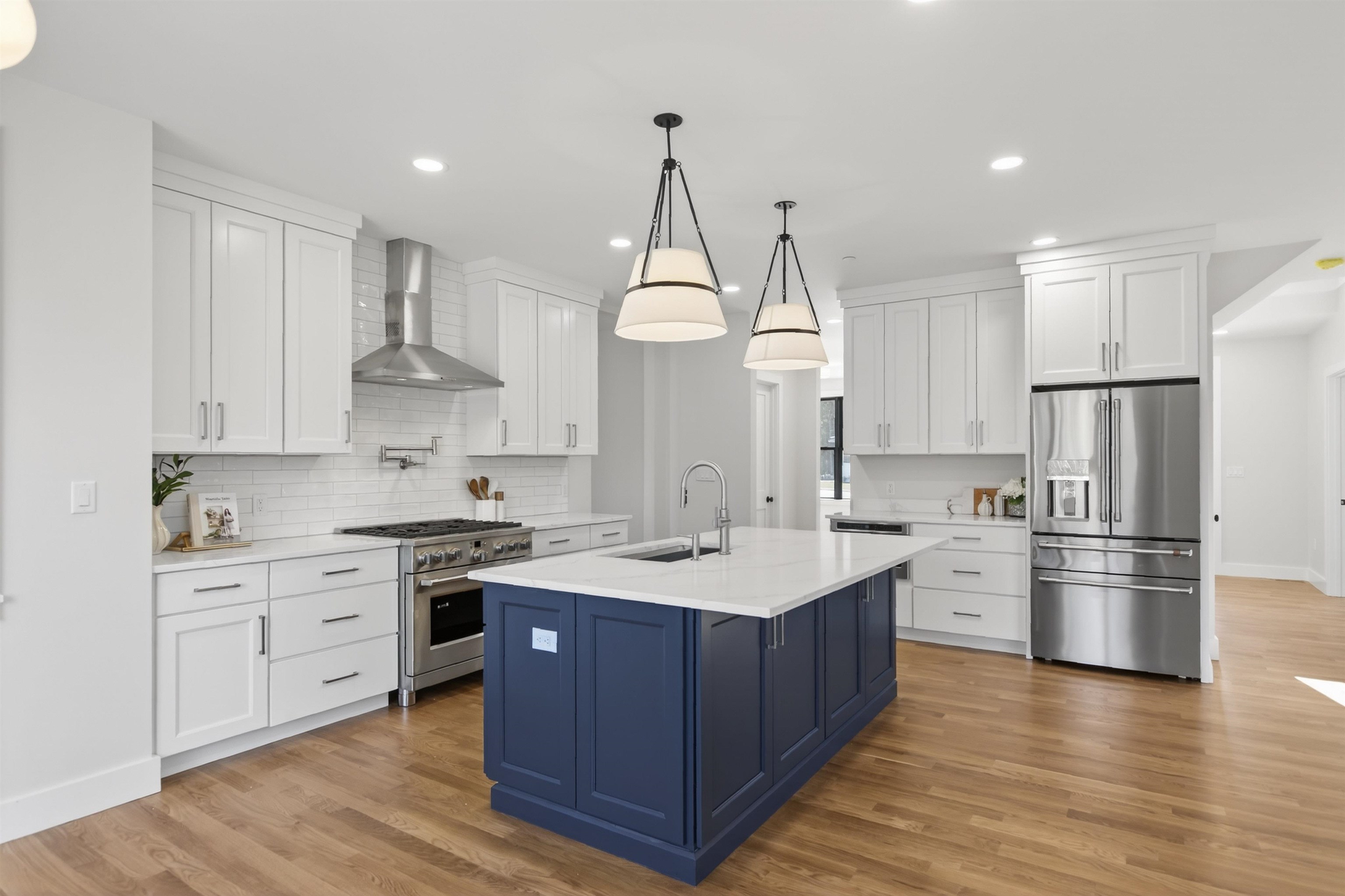 17 Newbury Rd, Pelham, NH 03076